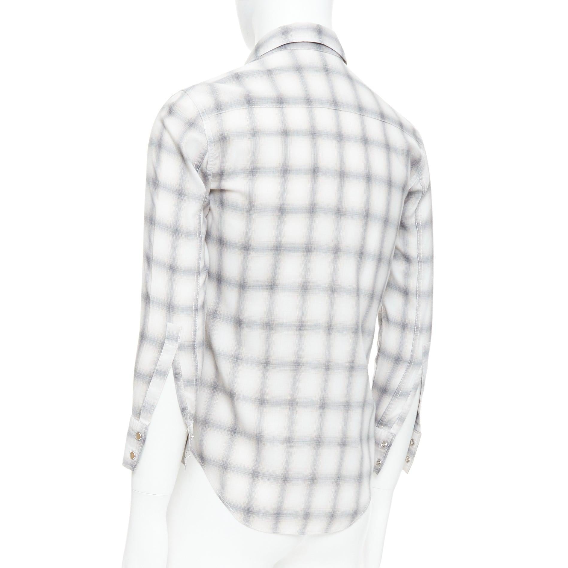 SAINT LAURENT 2016 camicia a quadri grigio crema con bottoni a pressione in resina M. in vendita 2