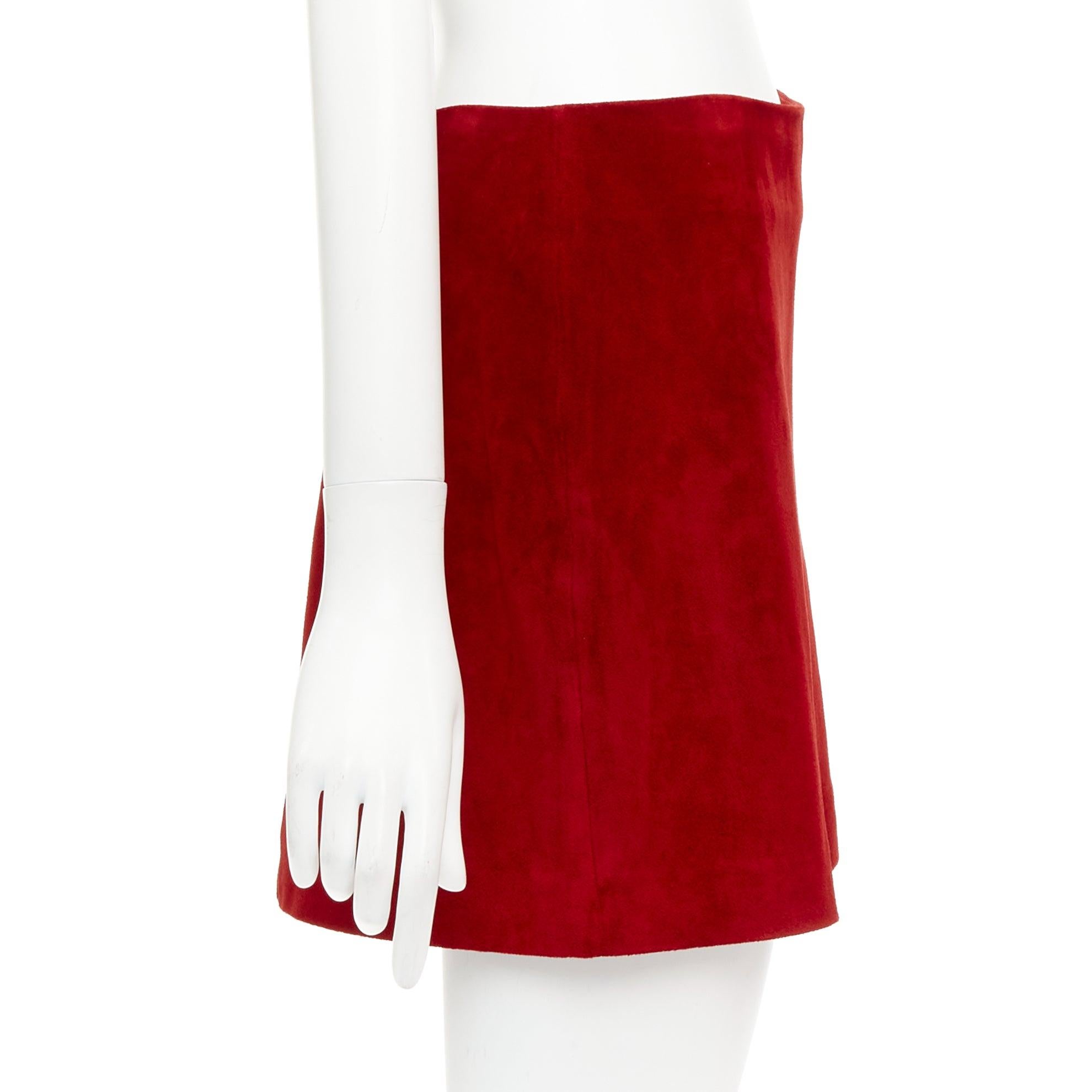 SAINT LAURENT 2019 mini jupe en cuir velours rouge à dosserets FR38 M Pour femmes en vente