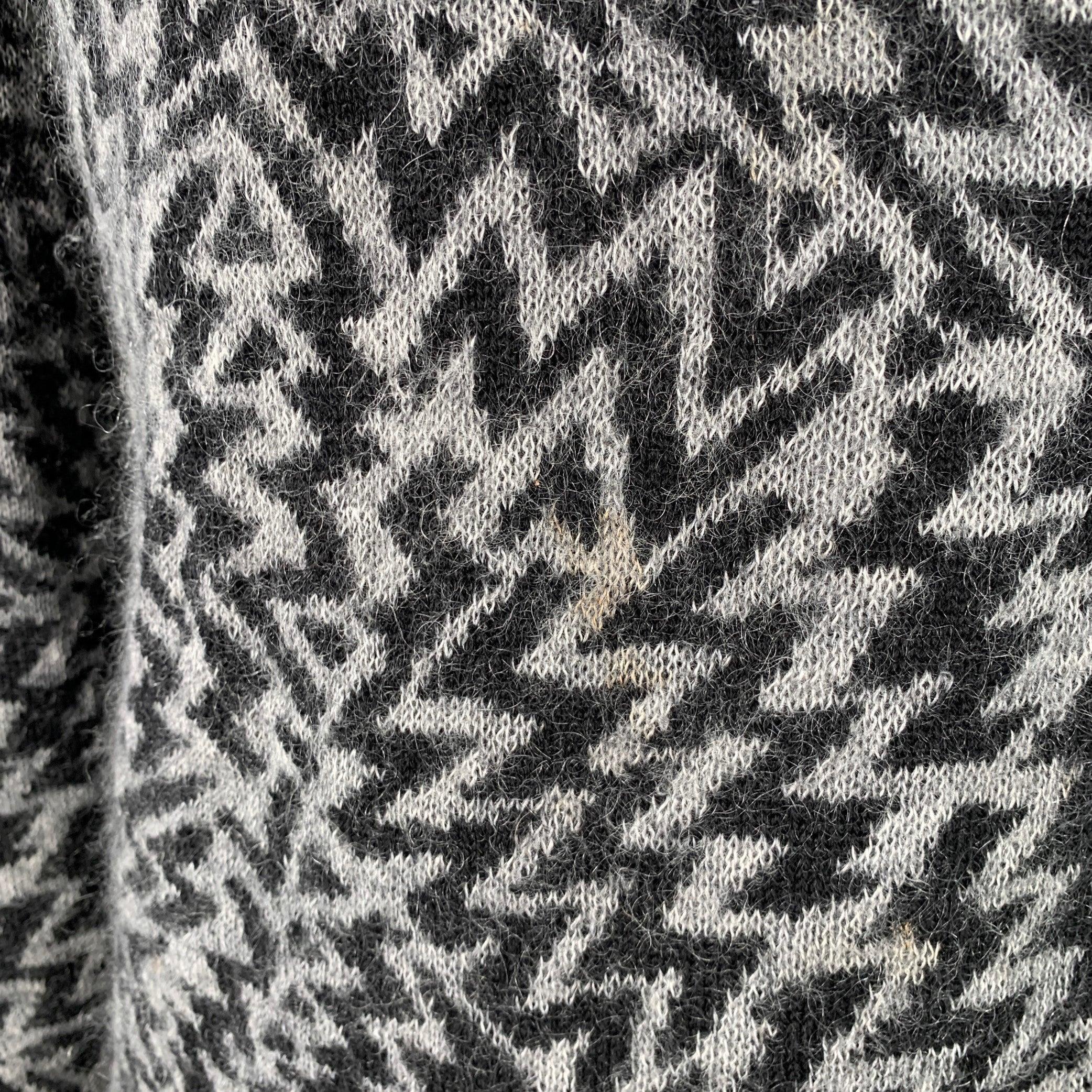 SAINT LAURENT 2019 Taglia L Grigio Nero Zig Zag Maglione a girocollo in misto lana in vendita 6