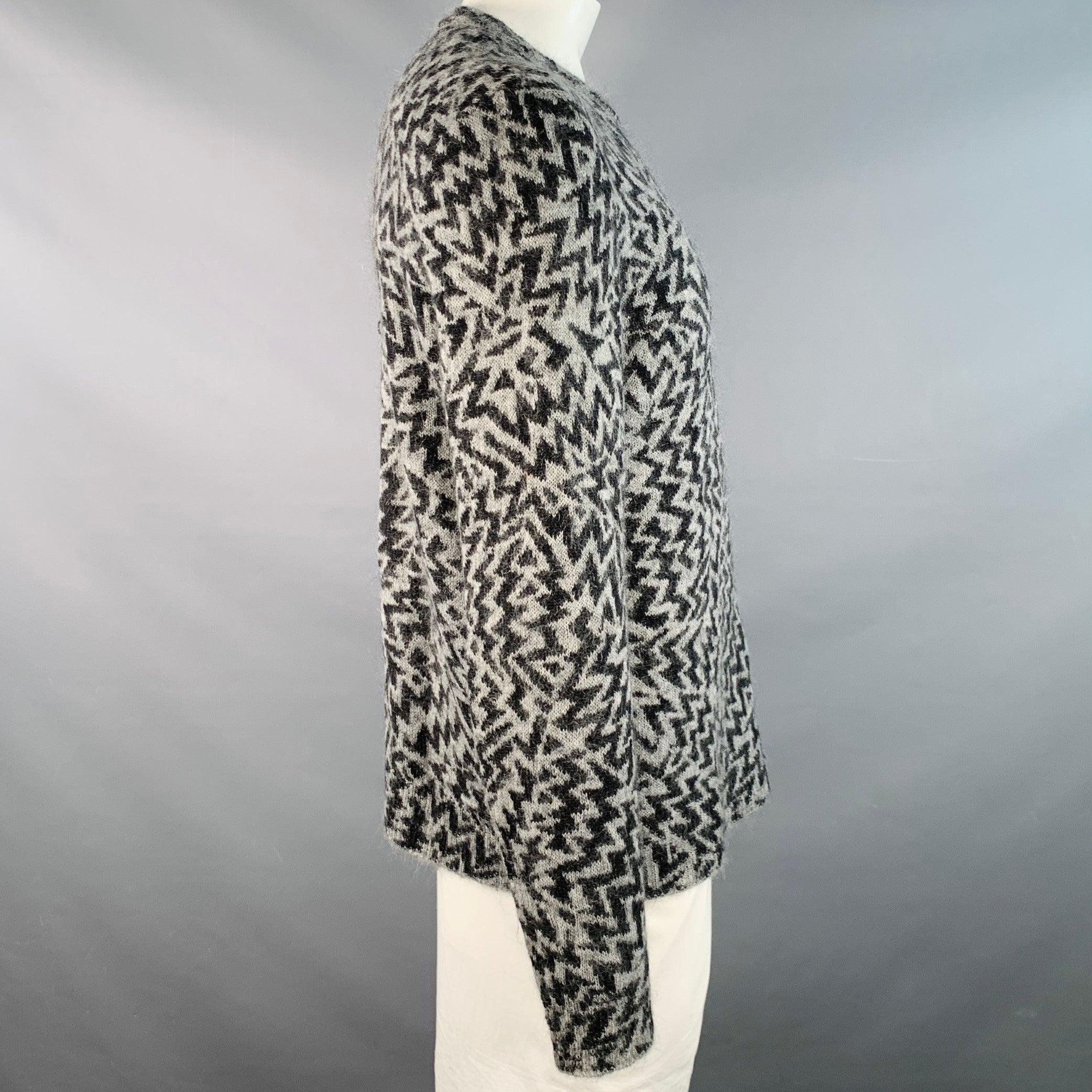SAINT LAURENT 2019 Taglia L Grigio Nero Zig Zag Maglione a girocollo in misto lana In condizioni buone in vendita a San Francisco, CA