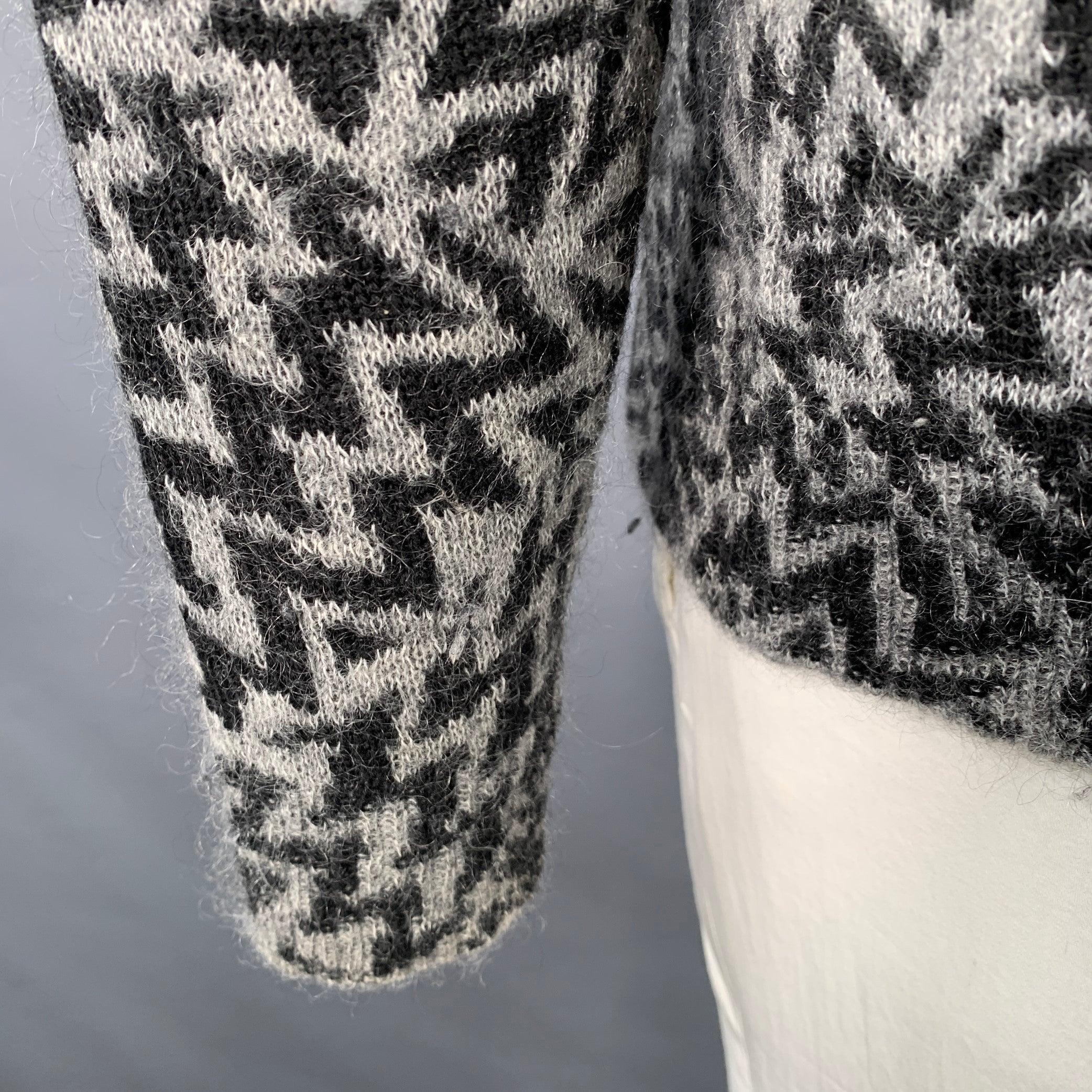 SAINT LAURENT 2019 Taglia L Grigio Nero Zig Zag Maglione a girocollo in misto lana in vendita 1