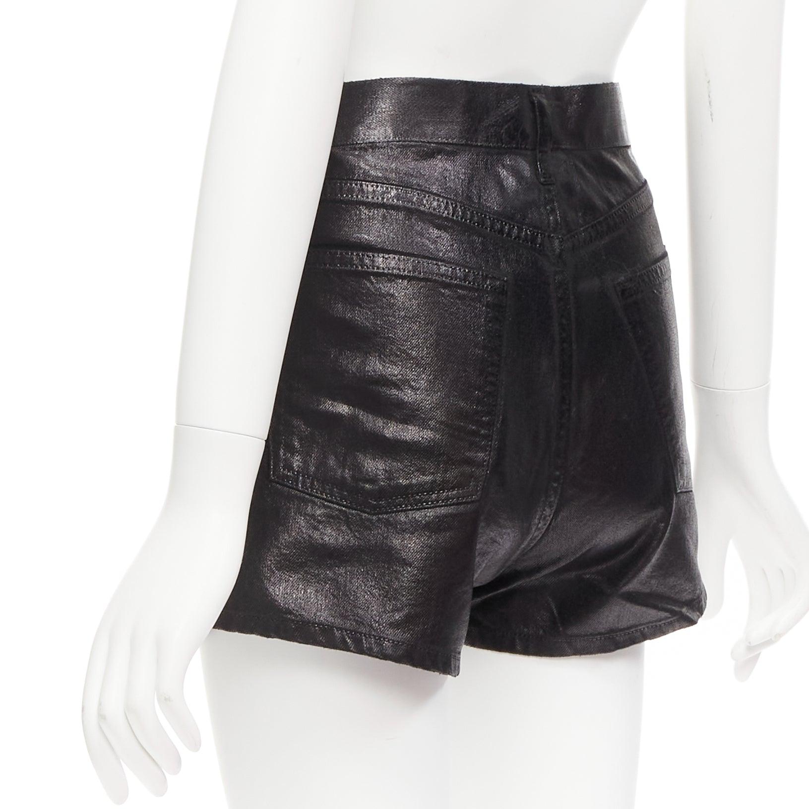 SAINT LAURENT 2020 Schwarze beschichtete Baumwoll-Shorts mit hoher Taille und weitem Bein 26