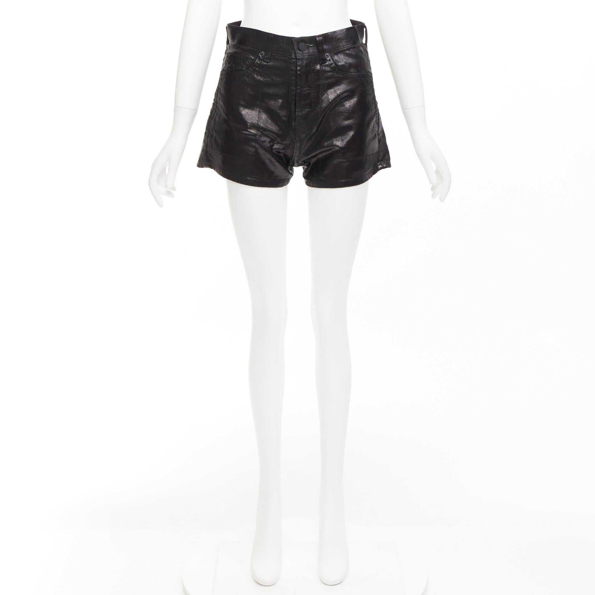 SAINT LAURENT 2020 Schwarze beschichtete Baumwoll-Shorts mit hoher Taille und weitem Bein 26