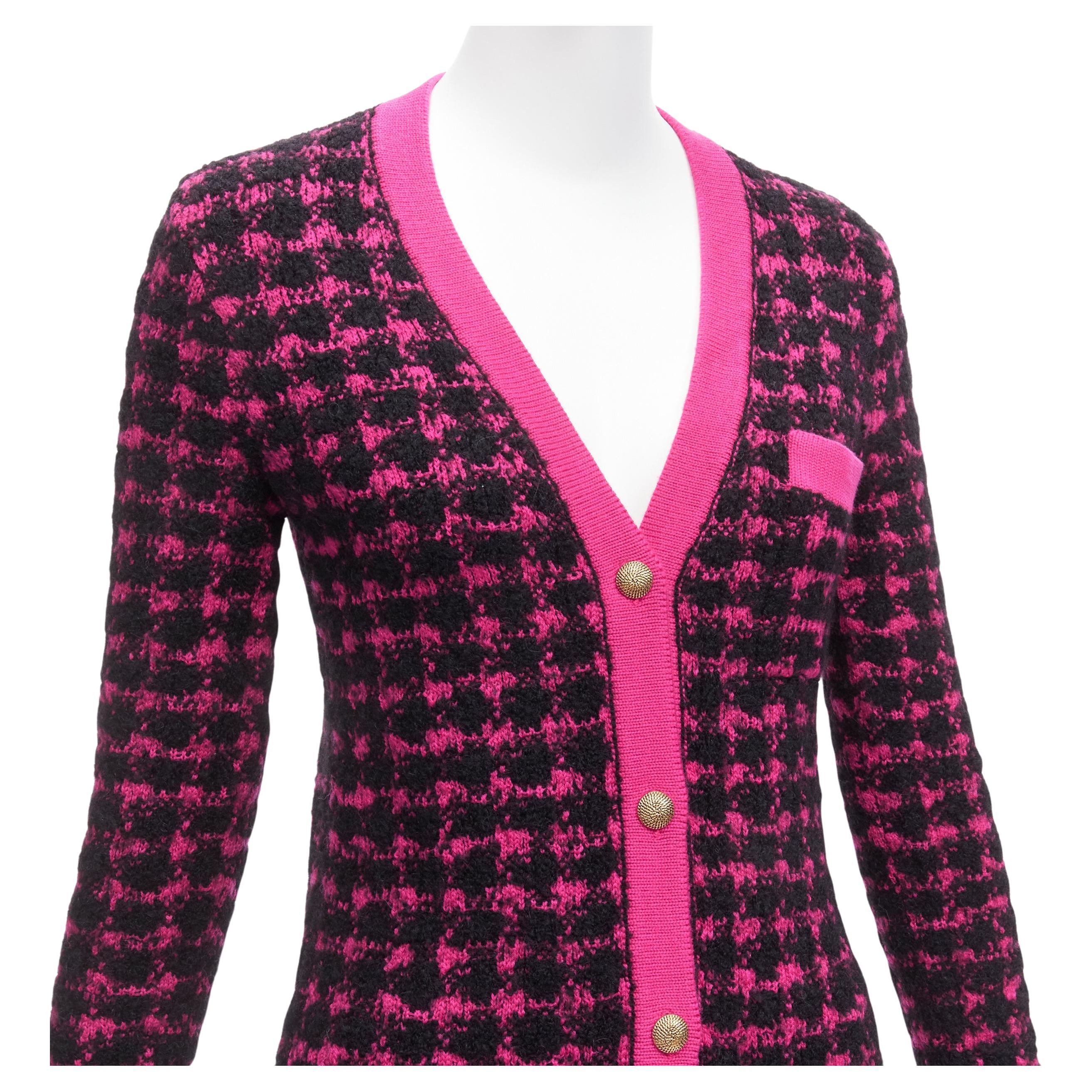 SAINT LAURENT 2021 black pink houndstooth wool alpaca preppy cardigan jacket XS
Reference: AAWC/A00462
Brand: Saint Laurent
Designer: Anthony Vaccarello
Collection: 2021
Material: Wool, Alpaca, Blend
Color: Pink, Black
Pattern: Houndstooth
Closure: