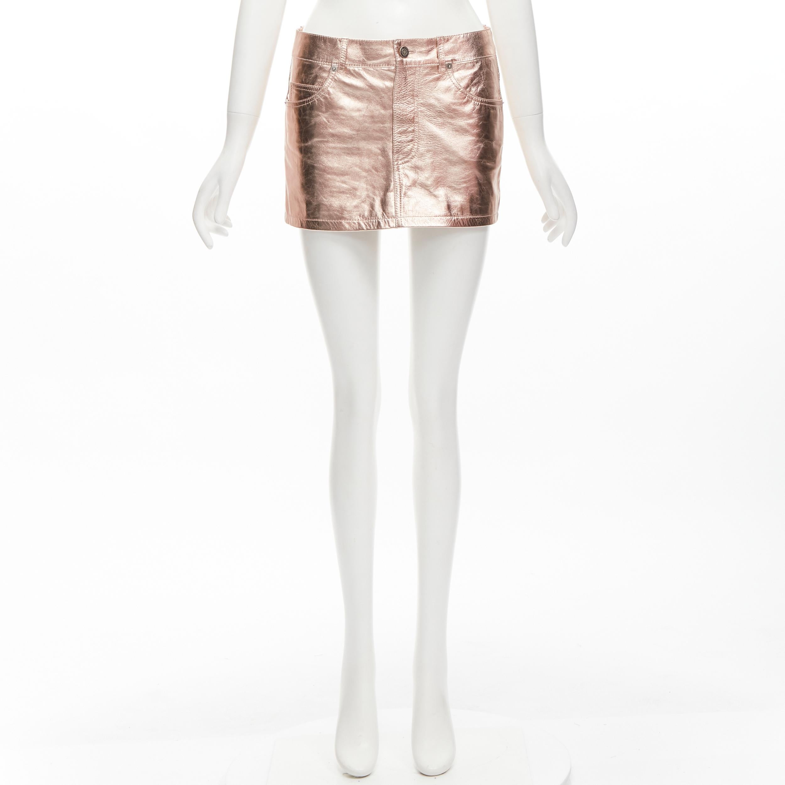 SAINT LAURENT - Mini-jupe en cuir véritable cuivre métallisé FR36 S, 2022 en vente 6