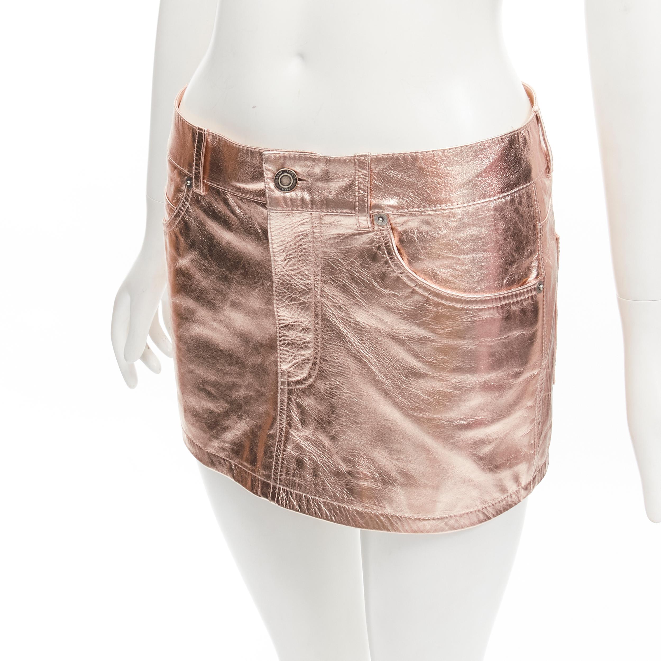 SAINT LAURENT - Mini-jupe en cuir véritable cuivre métallisé FR36 S, 2022 en vente 3