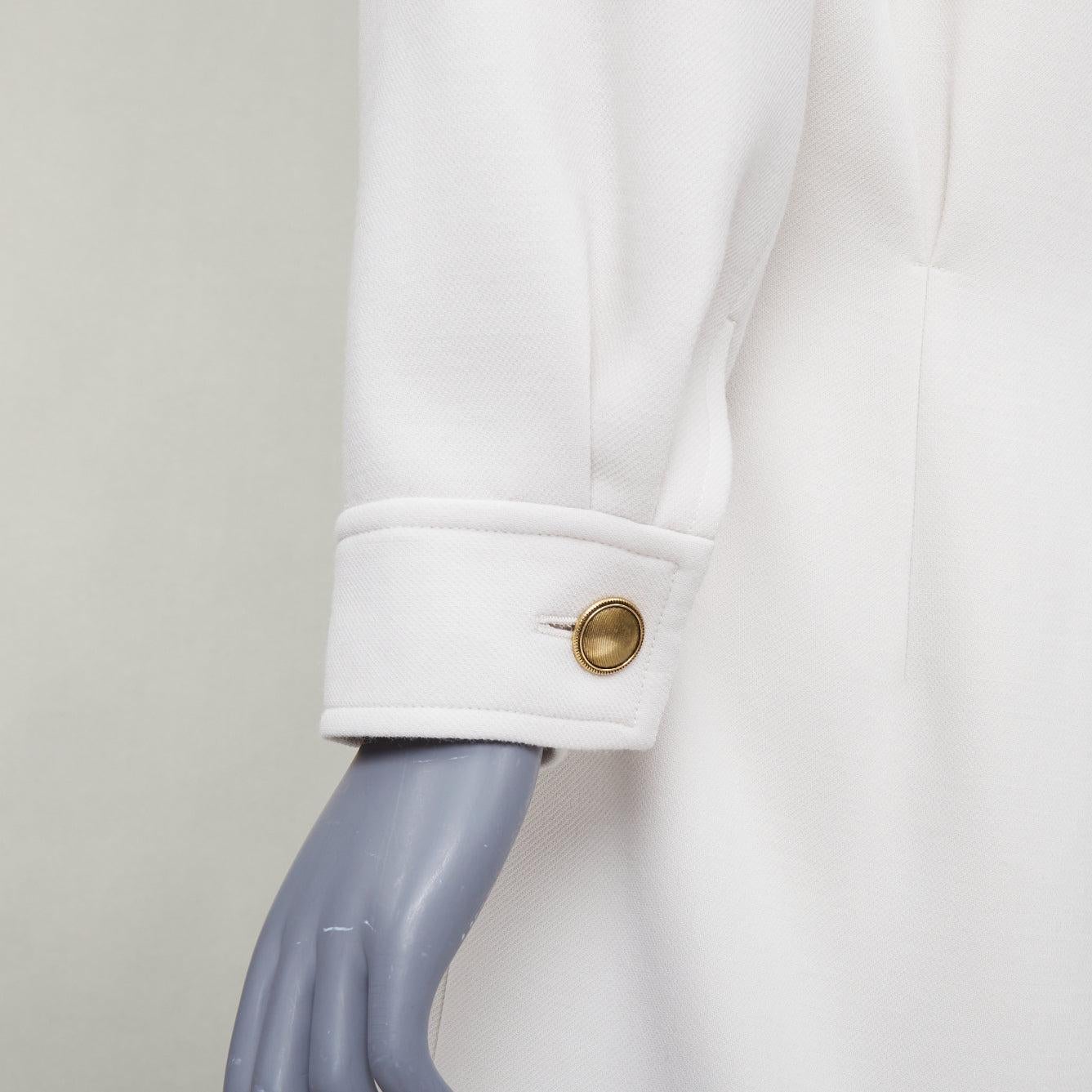 SAINT LAURENT 2022 Runway Bridal weißer Wolle Power Schulter Maxikleid FR42 XL
Referenz: TGAS/F00502
Marke: Saint Laurent
Designer: Anthony Vaccarello
Collection'S: Frühling Sommer 2022 - Laufsteg
Gesehen bei: Hailey Beiber
MATERIAL: Wolle
Farbe: