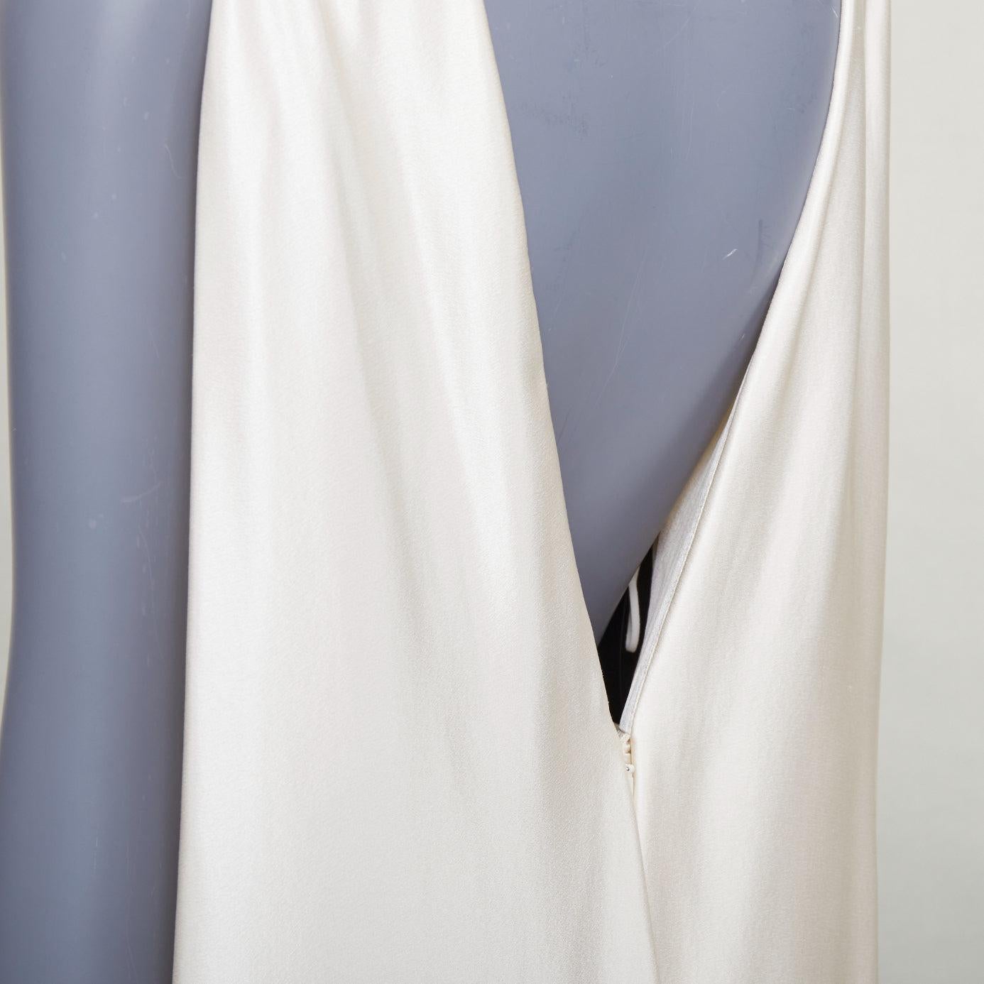 SAINT LAURENT 2022 Runway Bridal Satin drapiert zurück Reich Spalte Kleid FR34 XS im Angebot 4