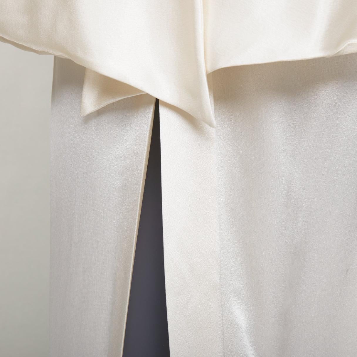 SAINT LAURENT 2022 Runway Bridal Satin drapiert zurück Reich Spalte Kleid FR34 XS im Angebot 5