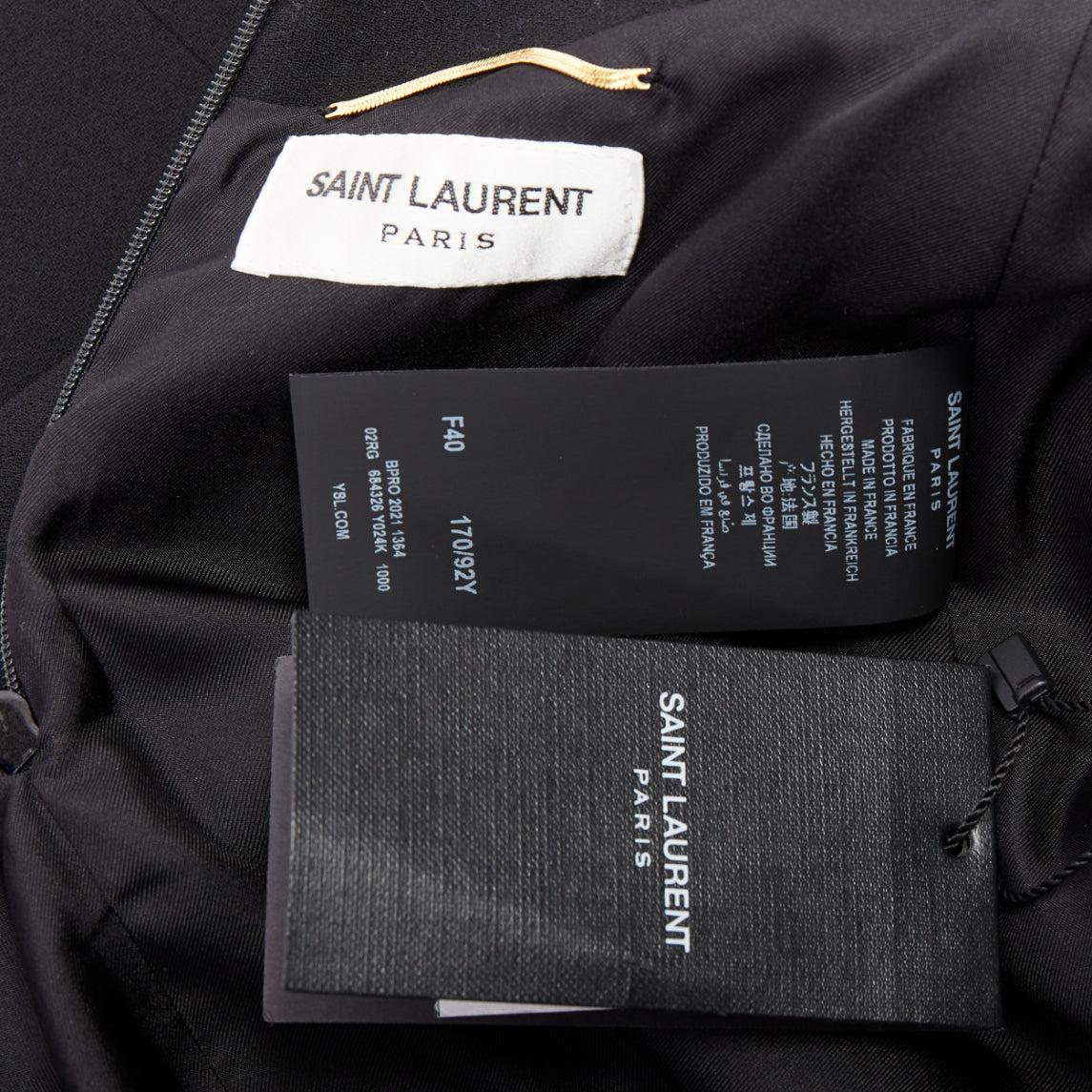 SAINT LAURENT 2022 Runway Kleid aus Wolle mit tiefem Ausschnitt und Kristallbrosche FR40 L im Angebot 5