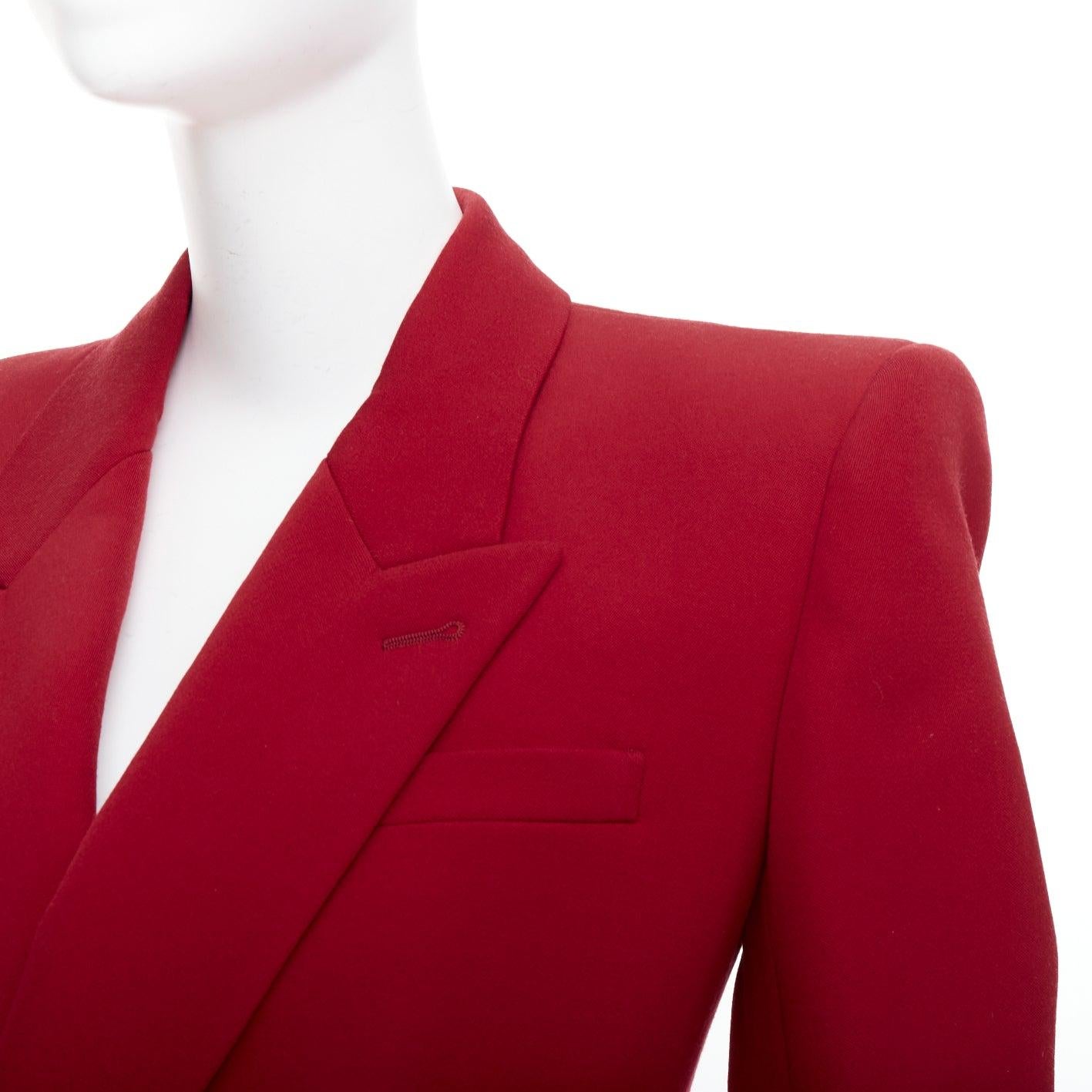 SAINT LAURENT 2022 Runway veste blazer à épaulettes en laine rouge FR34 XS
Référence : AAWC/A01278
Marque : Saint Laurent
Designer : Anthony Vaccarello
Collectional : 2022 SS - Runway
MATERIAL : Laine
Couleur : Rouge
Motif : Solide
Fermeture :