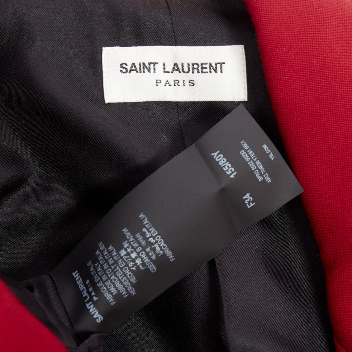 SAINT LAURENT 2022 Runway veste blazer à épaulettes en laine rouge FR34 XS en vente 5