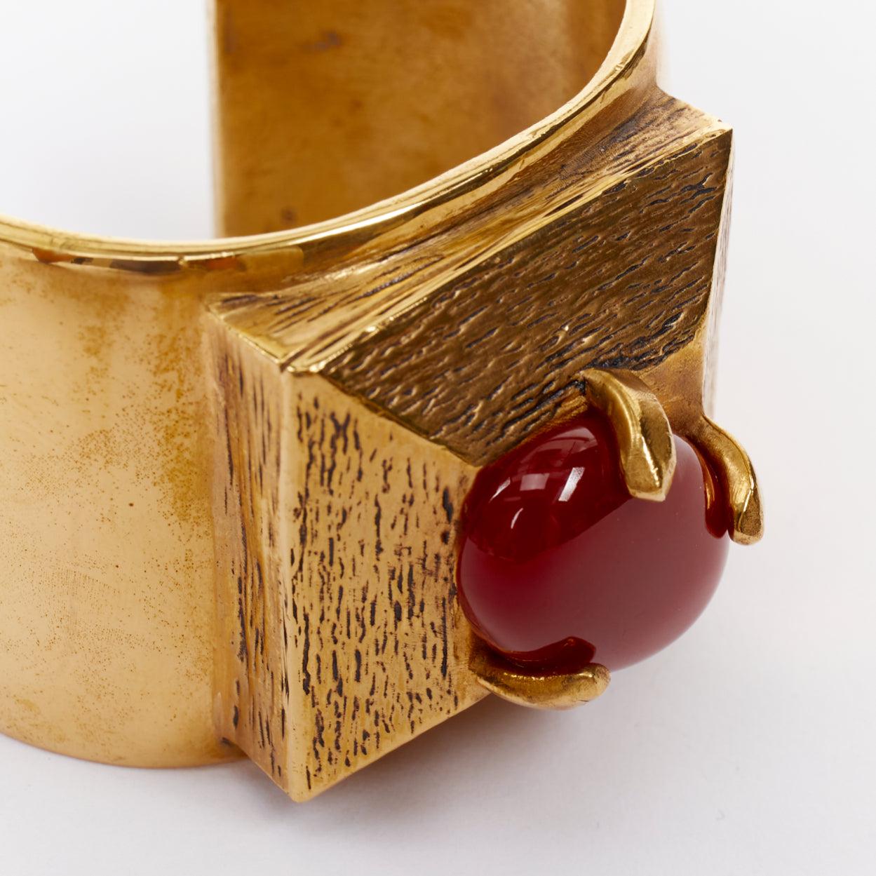 SAINT LAURENT 2022 Runway S Rouge Dore Carnelian Stone gold brass cuff bracelet in vendita 3