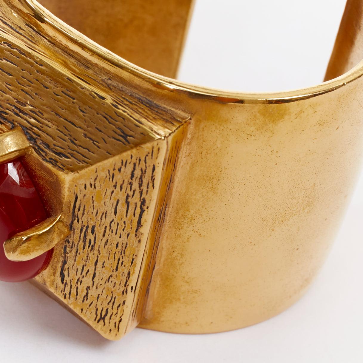 SAINT LAURENT 2022 Runway S Rouge Dore Carnelian Stone gold brass cuff bracelet in vendita 4