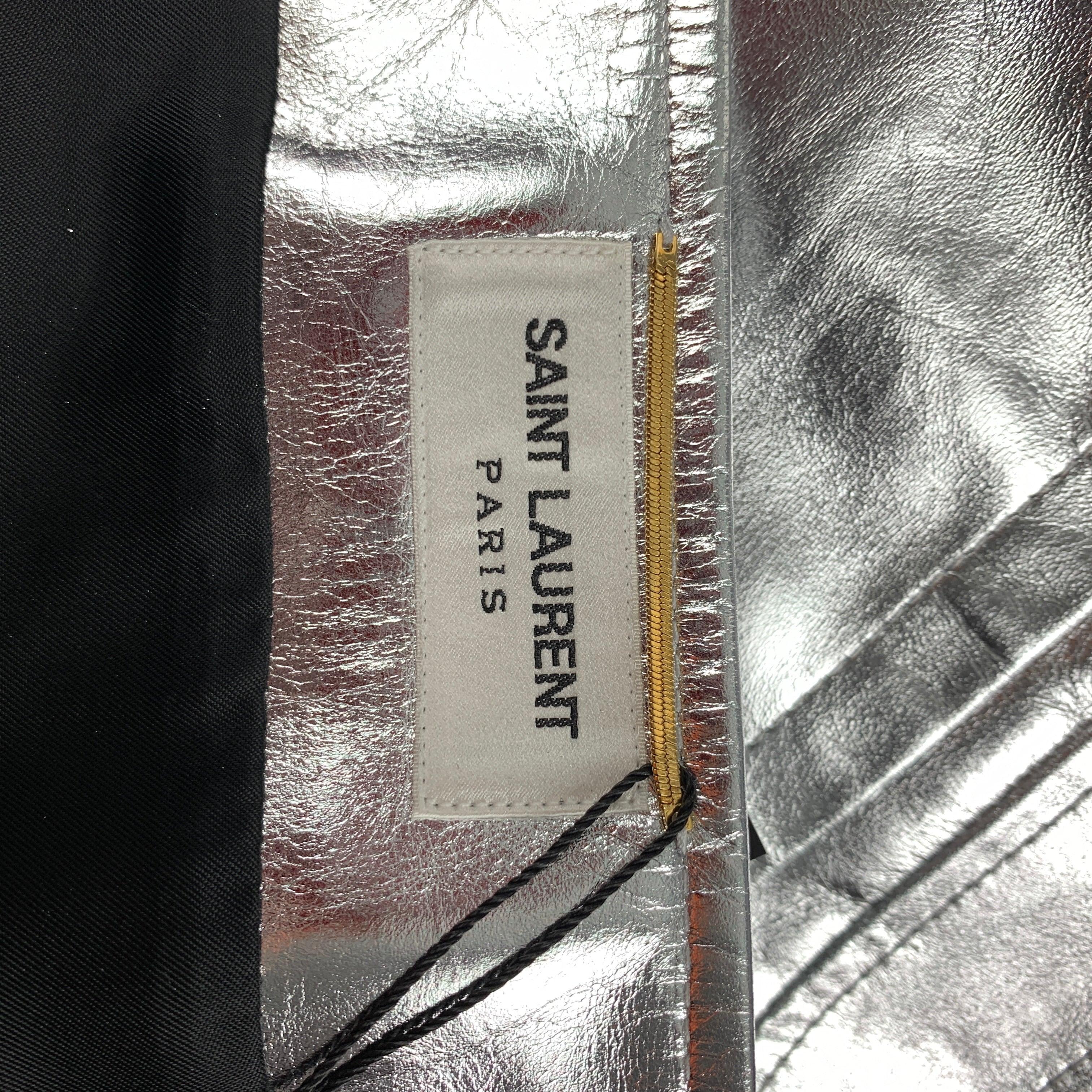 SAINT LAURENT 2022 Size 4 Silver Leather High Waist Mini Skirt For Sale 2
