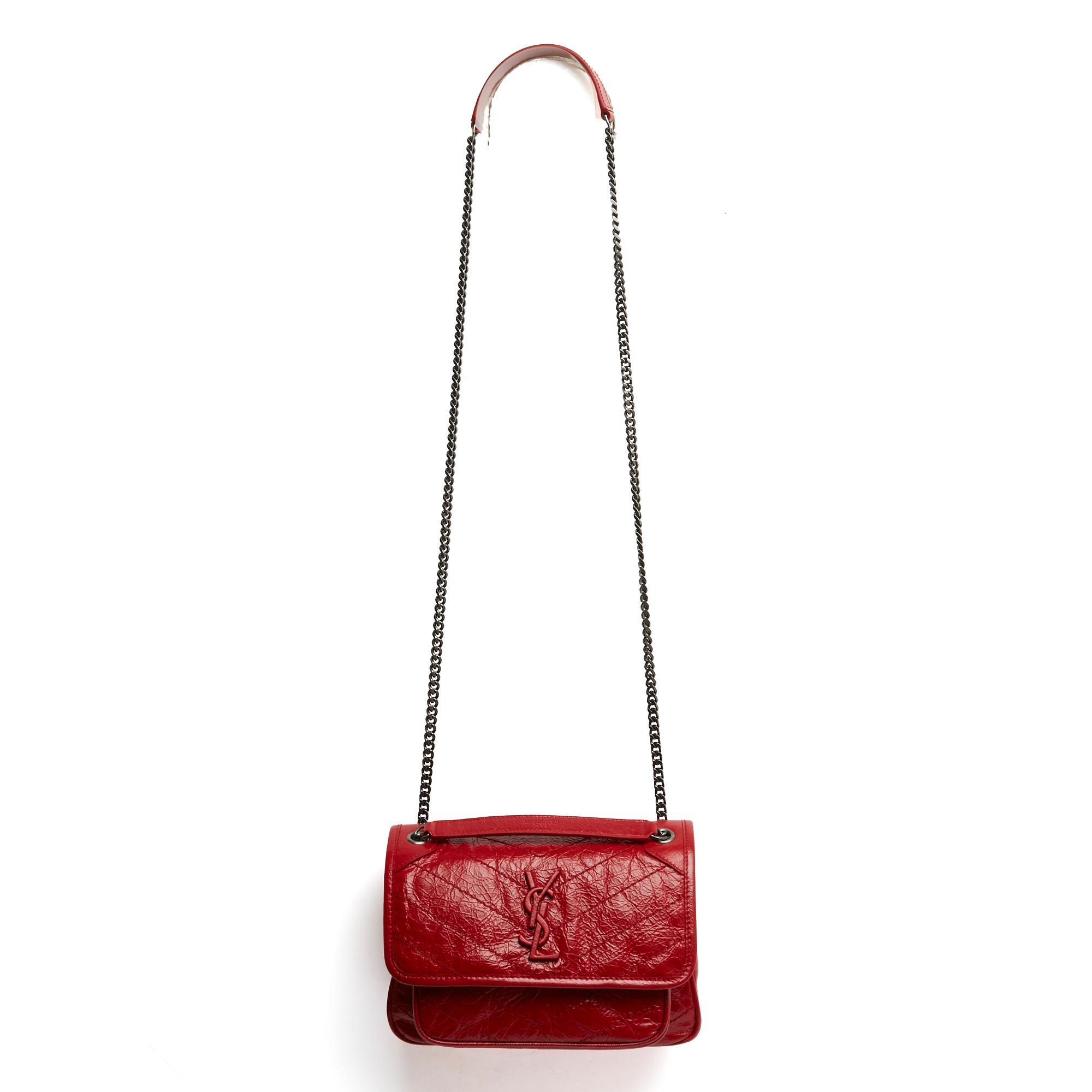 Saint Laurent 2024 Sac Niki Baby Bolso de hombro de piel vintage rojo  Nuevo en venta 1