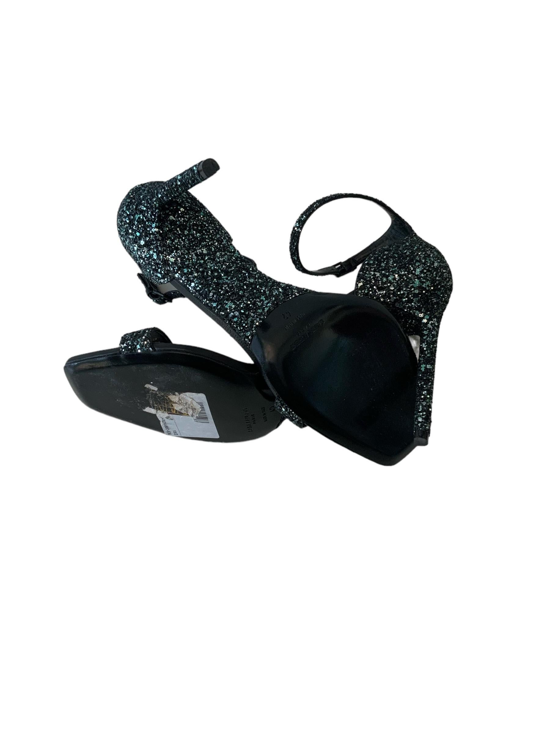 Saint Laurent Amber 105 Glitter Strap Sandals In Excellent Condition For Sale In Geneva, CH