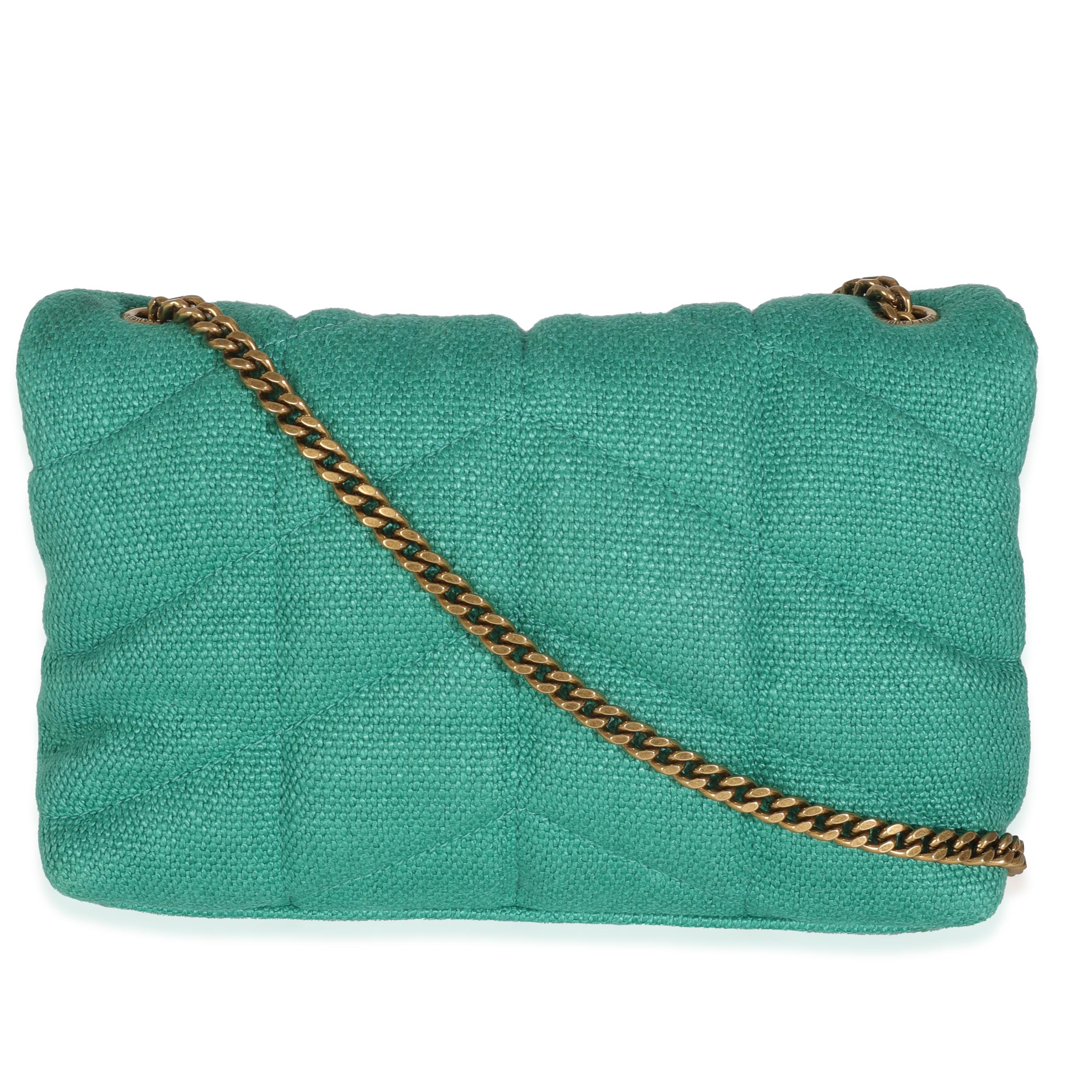 Titolo dell'elenco: Saint Laurent Borsa in tela trapuntata Toy Loulou Puffer Chain Satchel
SKU: 147727
MSRP: 2450.00 USD
Condizioni: Usato 
Descrizione delle condizioni: Chiamata così in onore di Loulou de la Falaise, la borsa Loulou di Saint