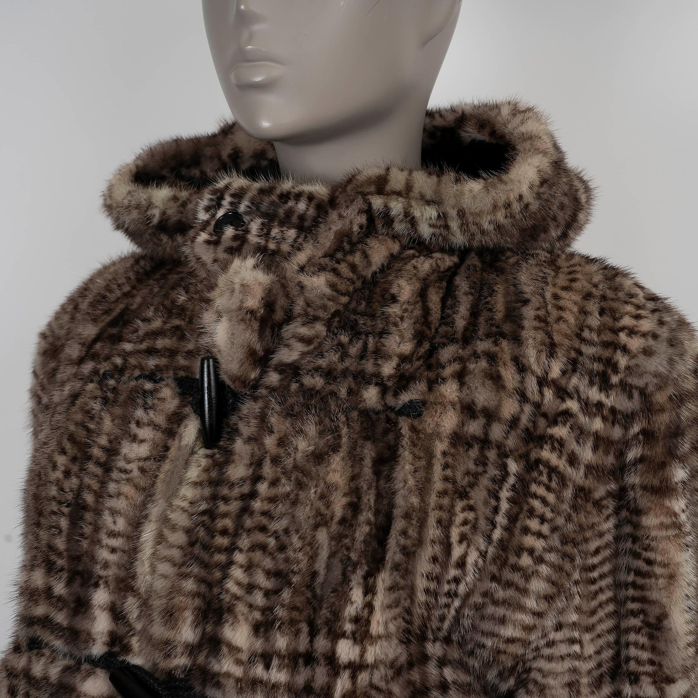 SAINT LAURENT beige marrón PLAID MINK FUR DUFFLE Abrigo Chaqueta L en venta 1