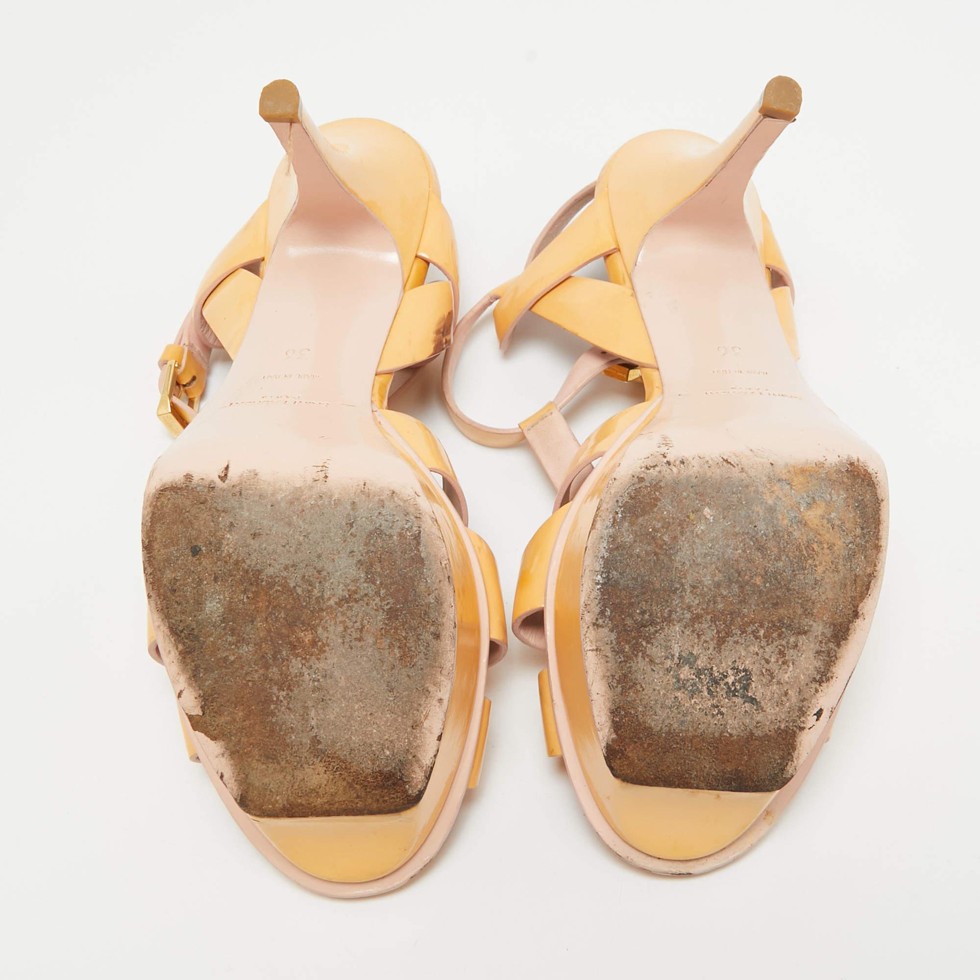 Saint Laurent Sandalias de plataforma Tribute de charol beige talla 36 en venta 1