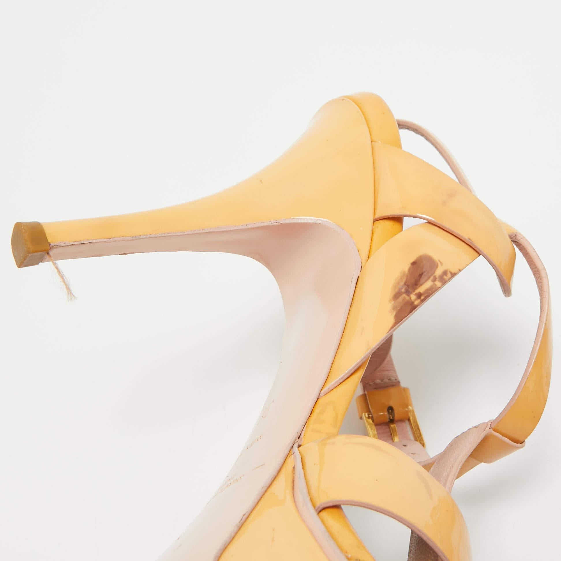 Saint Laurent Sandalias de plataforma Tribute de charol beige talla 36 en venta 2