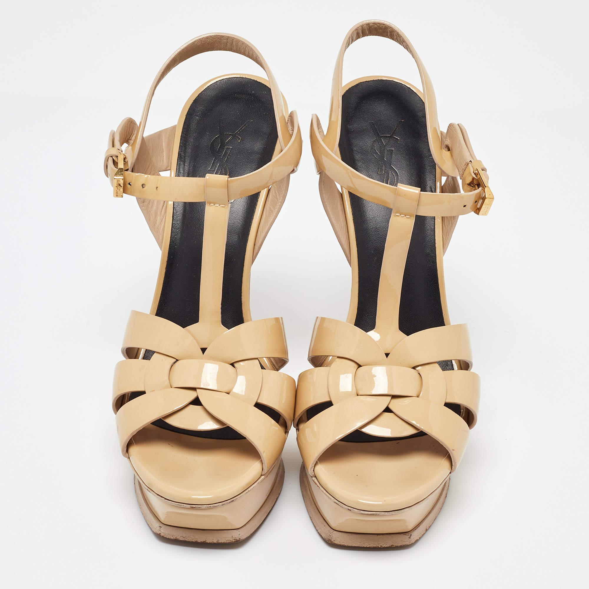 Beige Saint Laurent Sandali Tribute in vernice beige misura 38