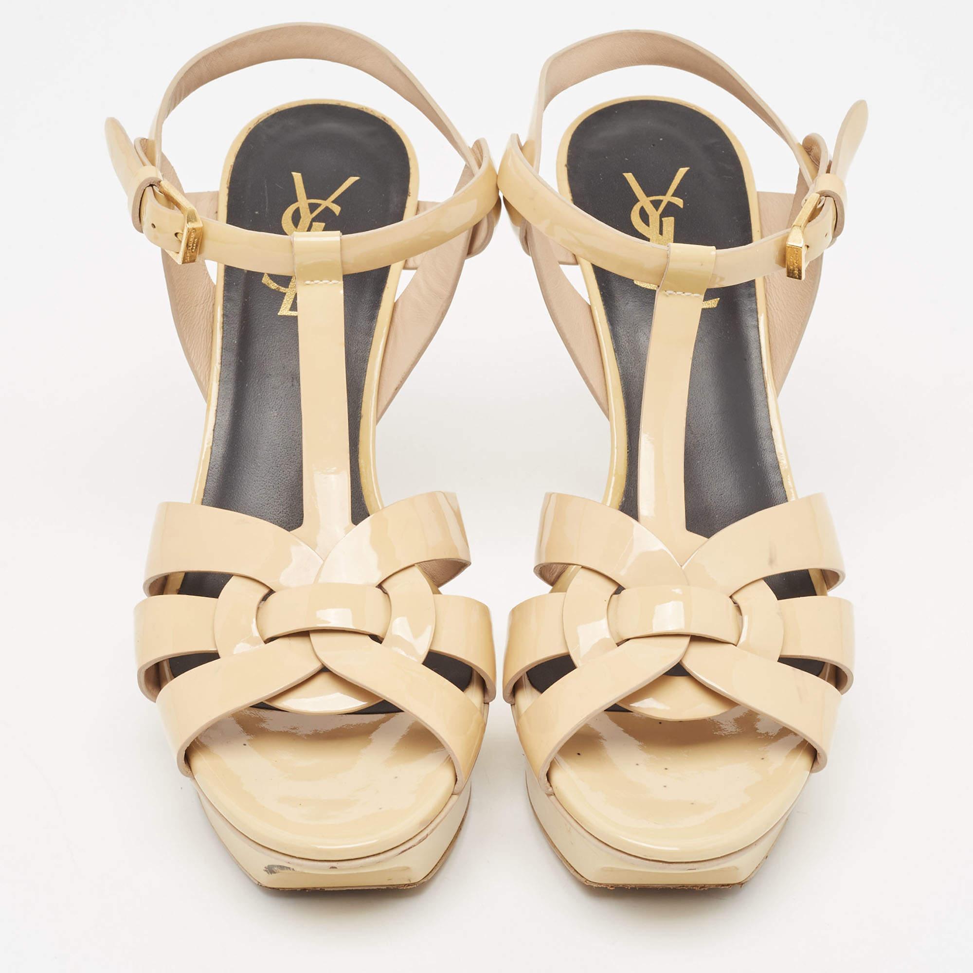 Wear these designer sandals to spruce up any outfit. They are versatile, chic, and can be easily styled. Made using quality materials, these sandals are well-built and long-lasting.

