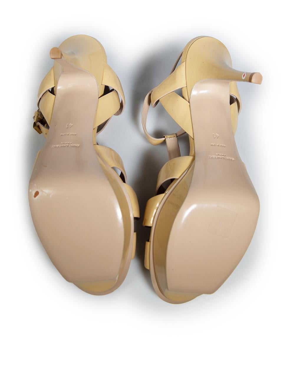 Saint Laurent Sandalias de tacón Tribute charol beige talla IT 41 en Bueno Estado en London, GB