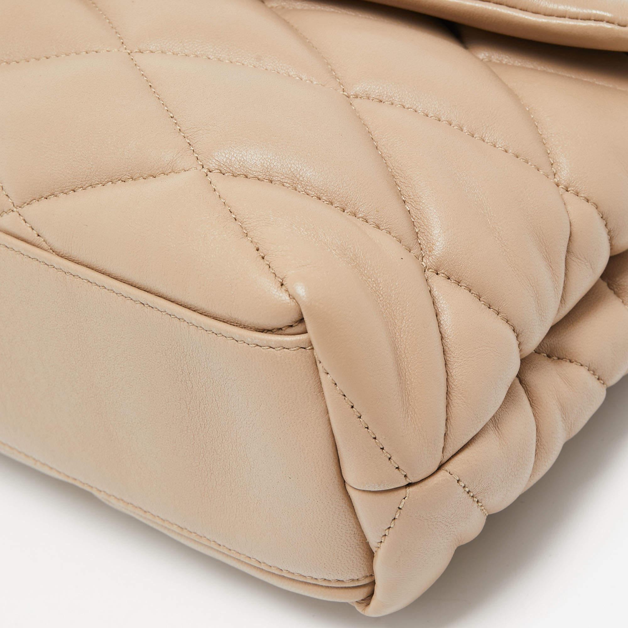 Saint Laurent Beige Puffer Leather Sade Envelope Clutch In Excellent Condition In Dubai, Al Qouz 2