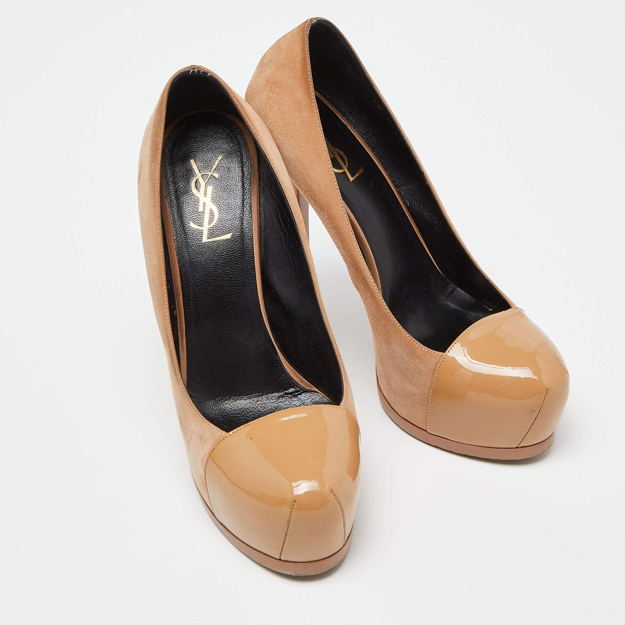 Saint Laurent escarpins Tribtoo à bout ouvert en daim et cuir verni beige taille 39 Bon état - En vente à Dubai, Al Qouz 2