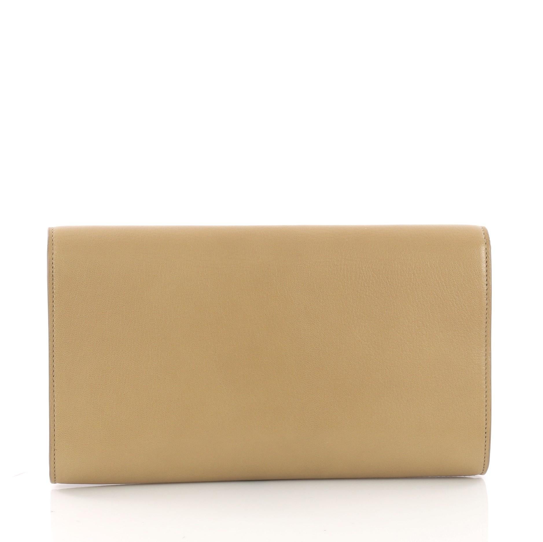 Saint Laurent Belle de Jour Clutch Leather Large In Good Condition In NY, NY