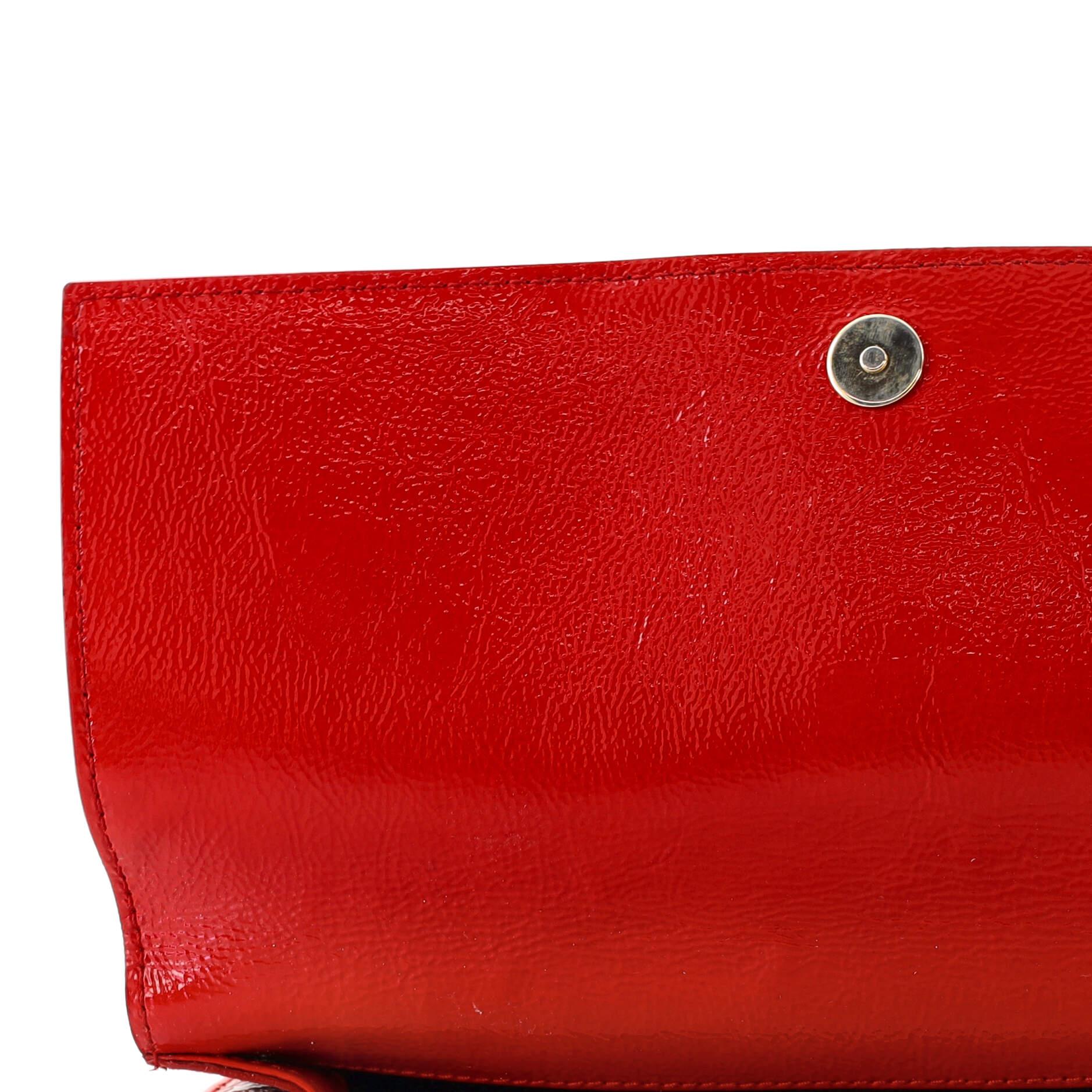 Saint Laurent Belle de Jour Clutch aus Lackleder Klein 2