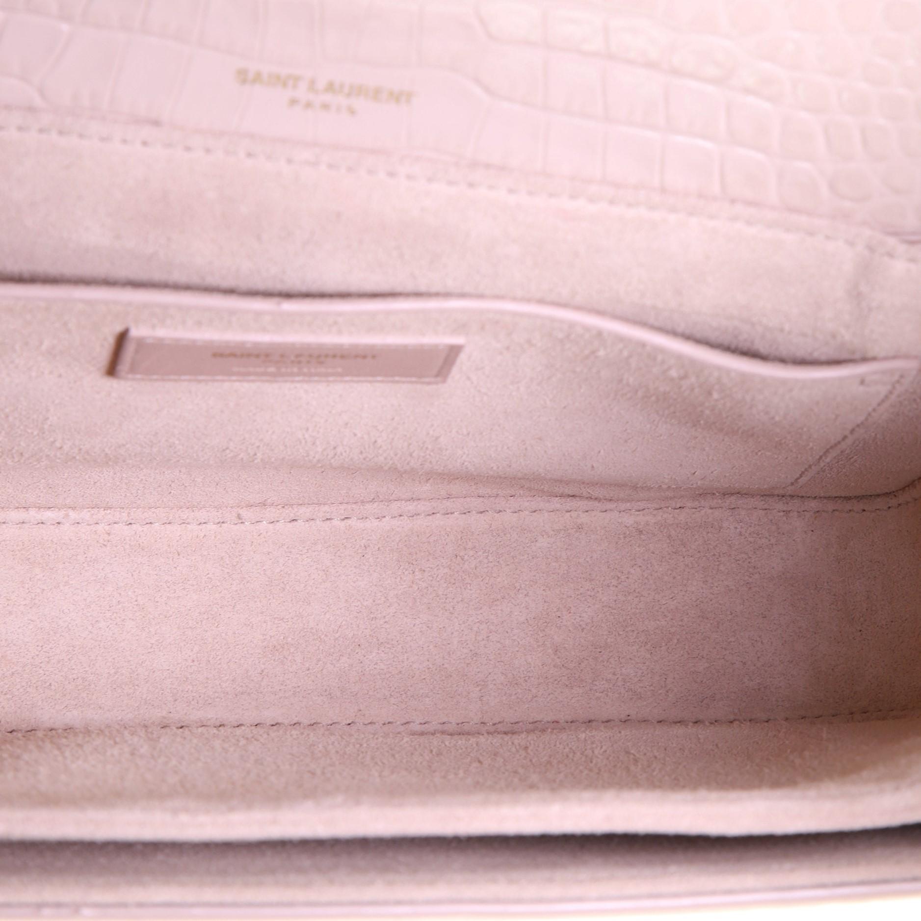 Saint Laurent Bellechasse Umhängetasche aus Leder mit Krokodilprägung Medium für Damen oder Herren