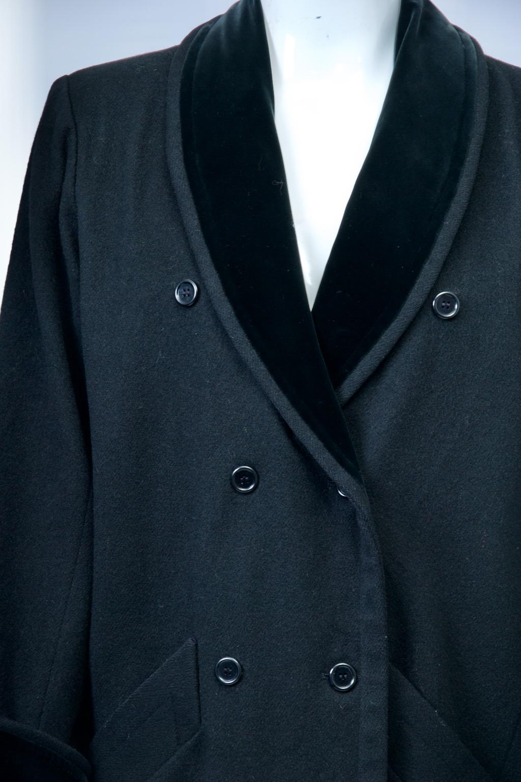 Nero Saint Laurent Cappotto 3/4 nero con finiture in velluto in vendita