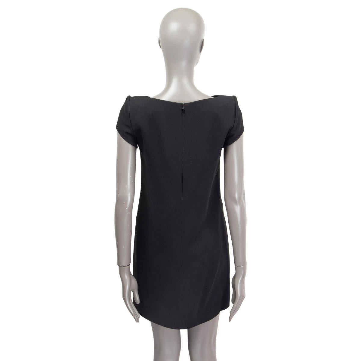 SAINT LAURENT black CADY SHORT SLEEVE SHIFT MINI Dress 36 XS In Excellent Condition For Sale In Zürich, CH