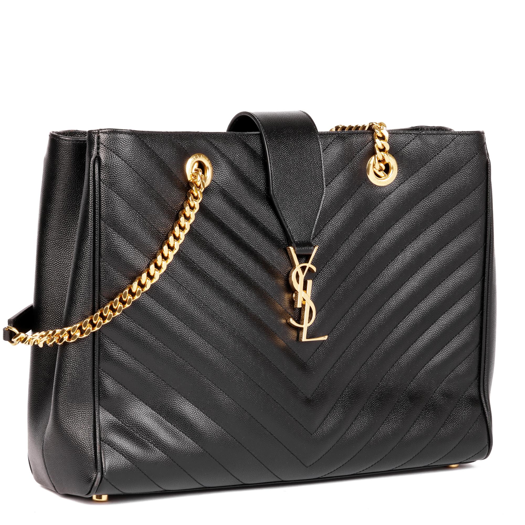 SAINT LAURENT
 Black Chevron Quilted Grained Calfskin Leather Shopping Bag

Xupes Reference: HB4902
Serial Number: PMR396911.0515
Age (Circa): 2020
Accompanied By: Leather Swatch, Authenticity Card
Authenticity Details: Date Stamp (Made in