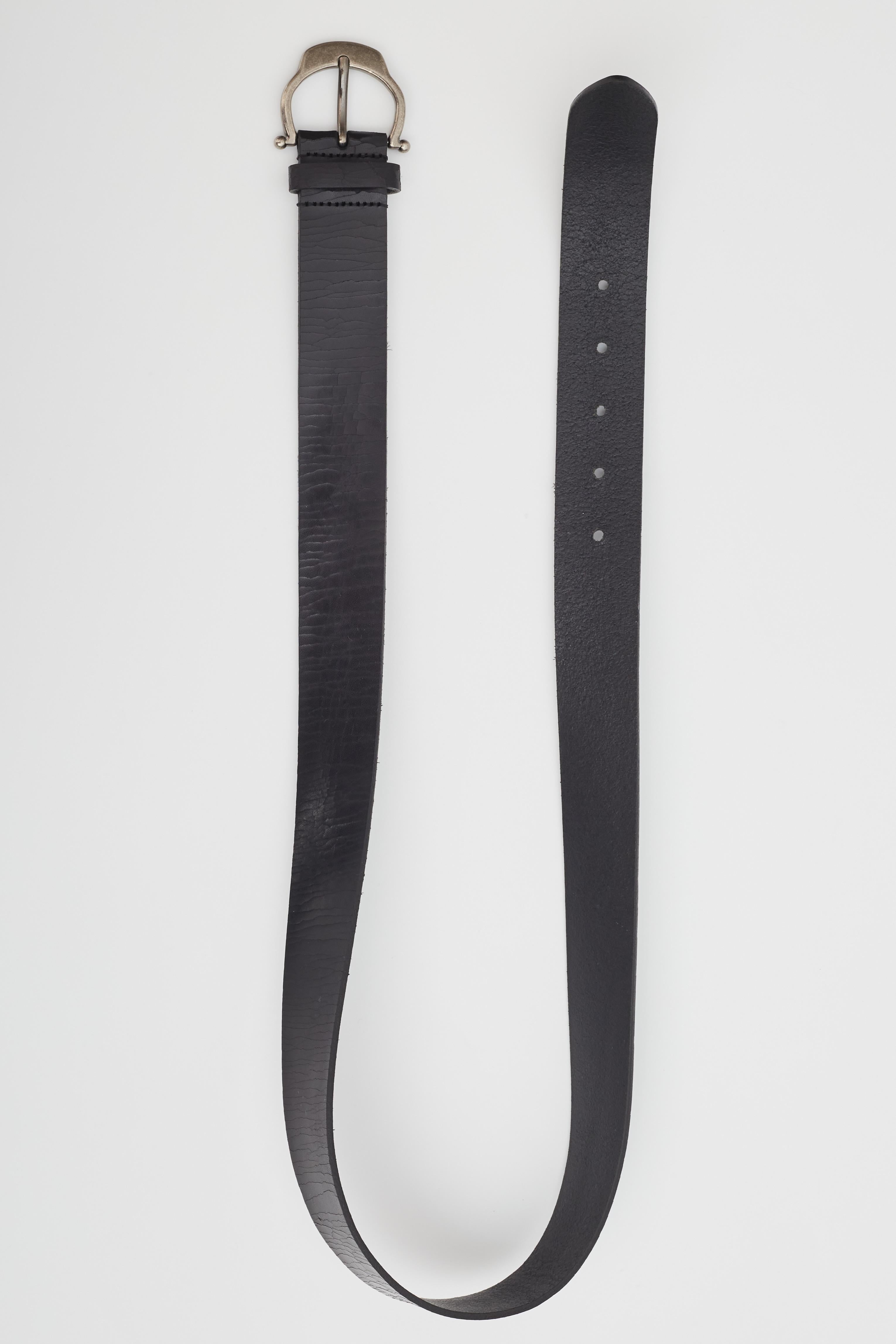 Saint Laurent Black Cracked Leather Belt (90/36) In Excellent Condition For Sale In Montreal, Quebec