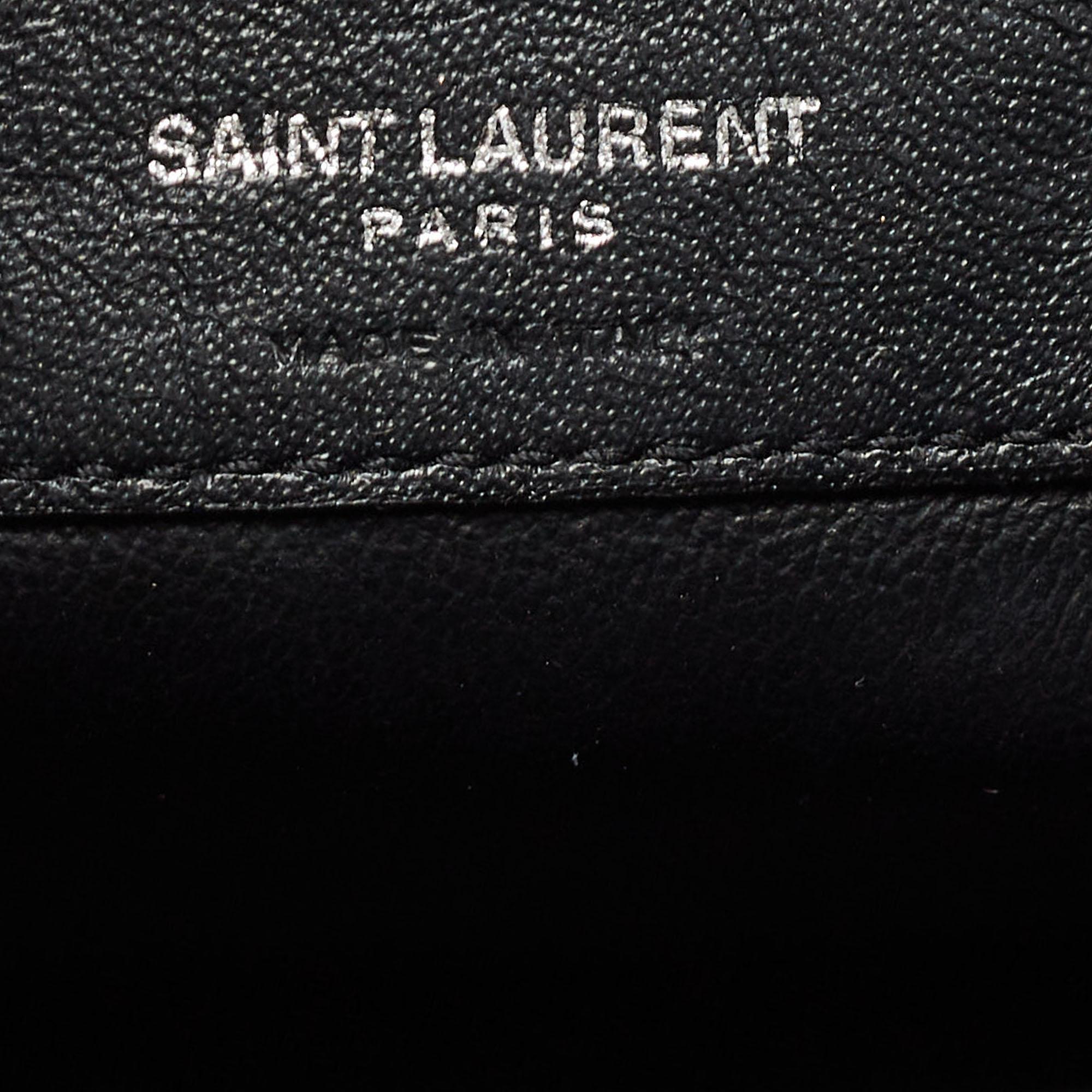 Saint Laurent - Fourre-tout East Side en cuir gaufré croco noir en vente 13
