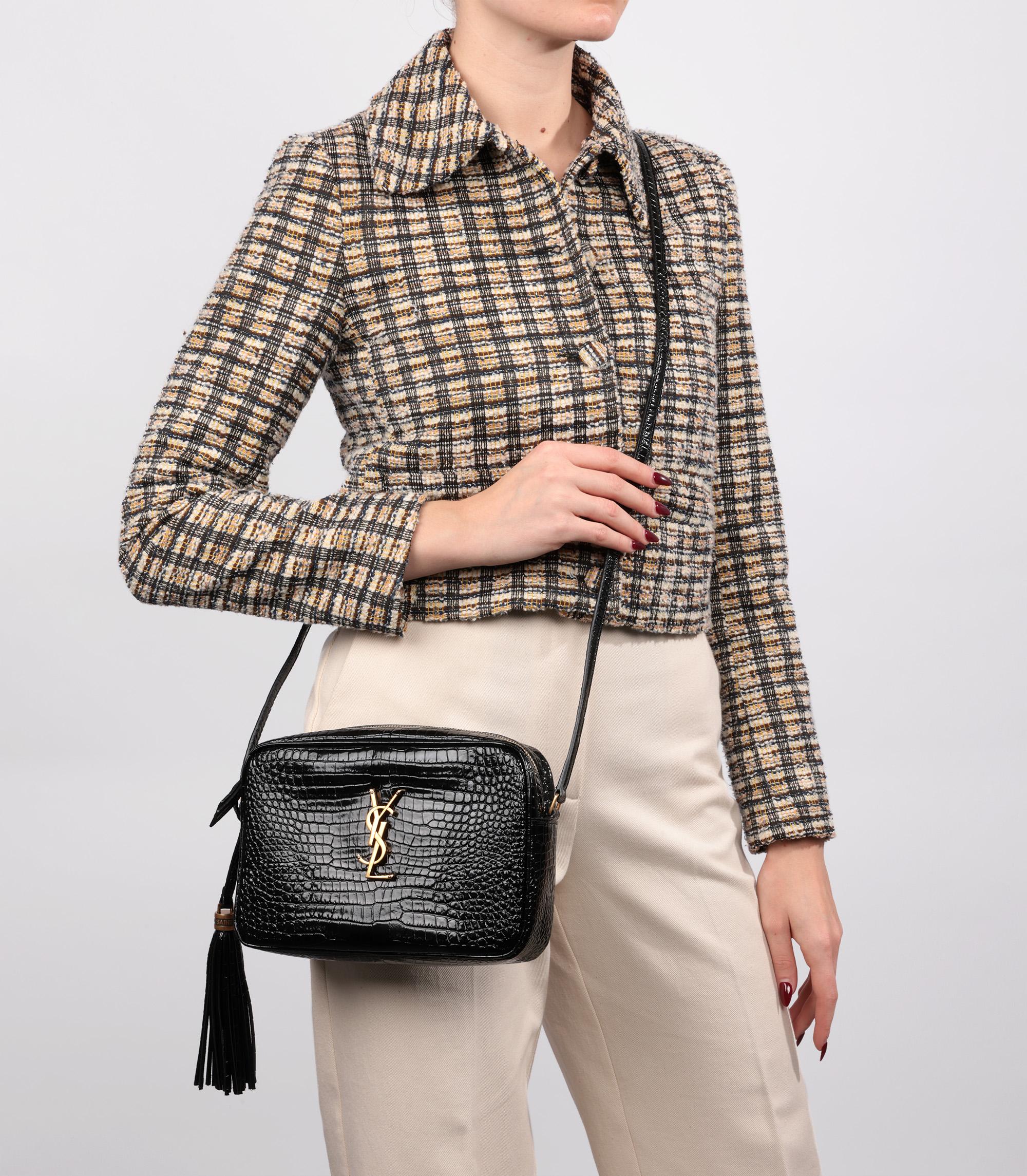 Saint Laurent Bolso con cámara Lou de piel de becerro charolada con imitación de cocodrilo negro

Marca- Saint Laurent
Model- Bolsa para cámara Lou
Tipo de producto- Crossbody, Hombro
Número de serie- PT************
Edad- Alrededor de