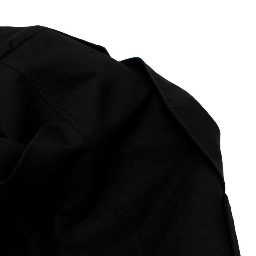 Saint Laurent Schwarzer kurzer Gabardine-Trenchcoat 6