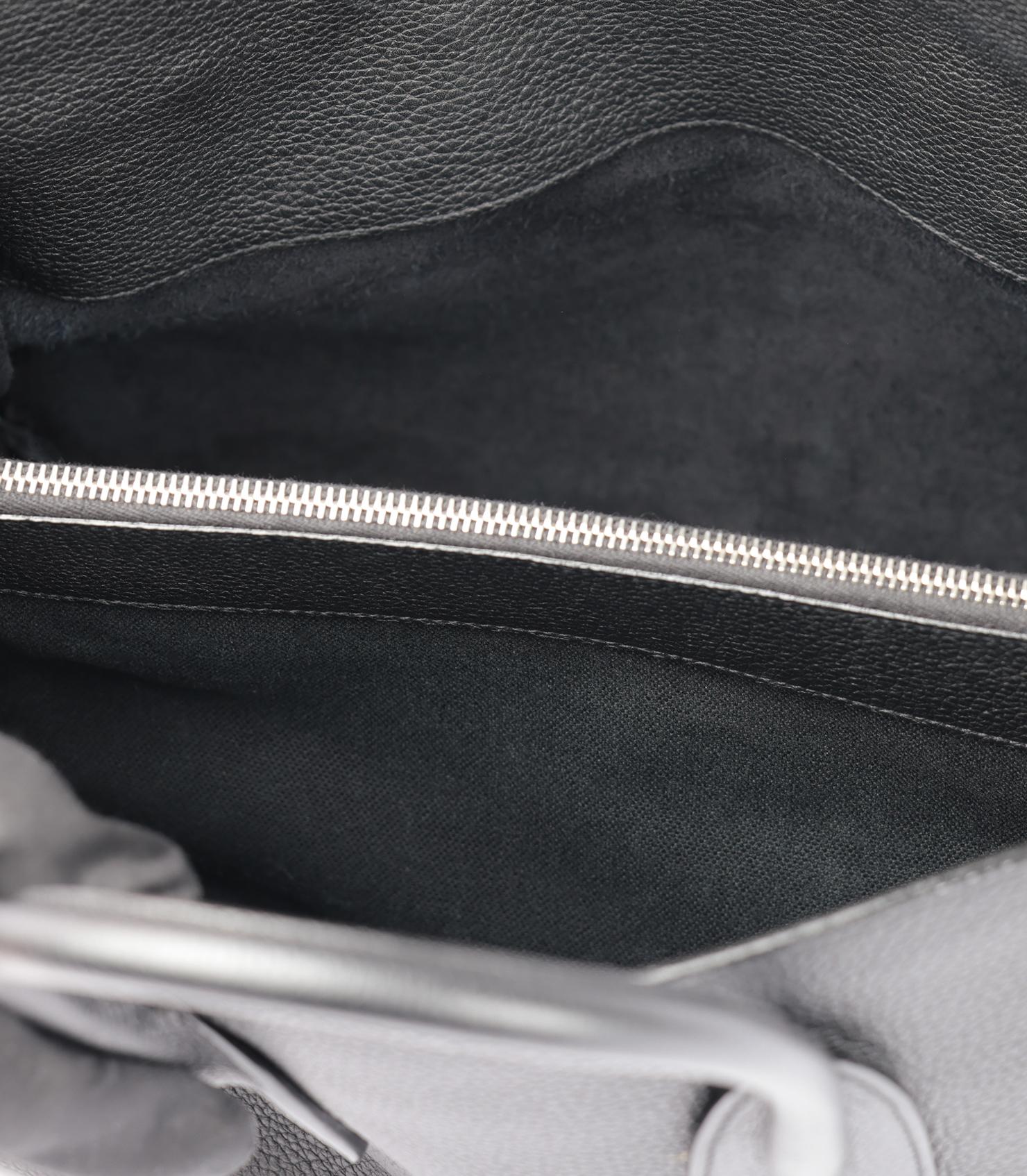 Saint Laurent Black Grained Calfskin Leather Souple Small Sac De Jour in vendita 4