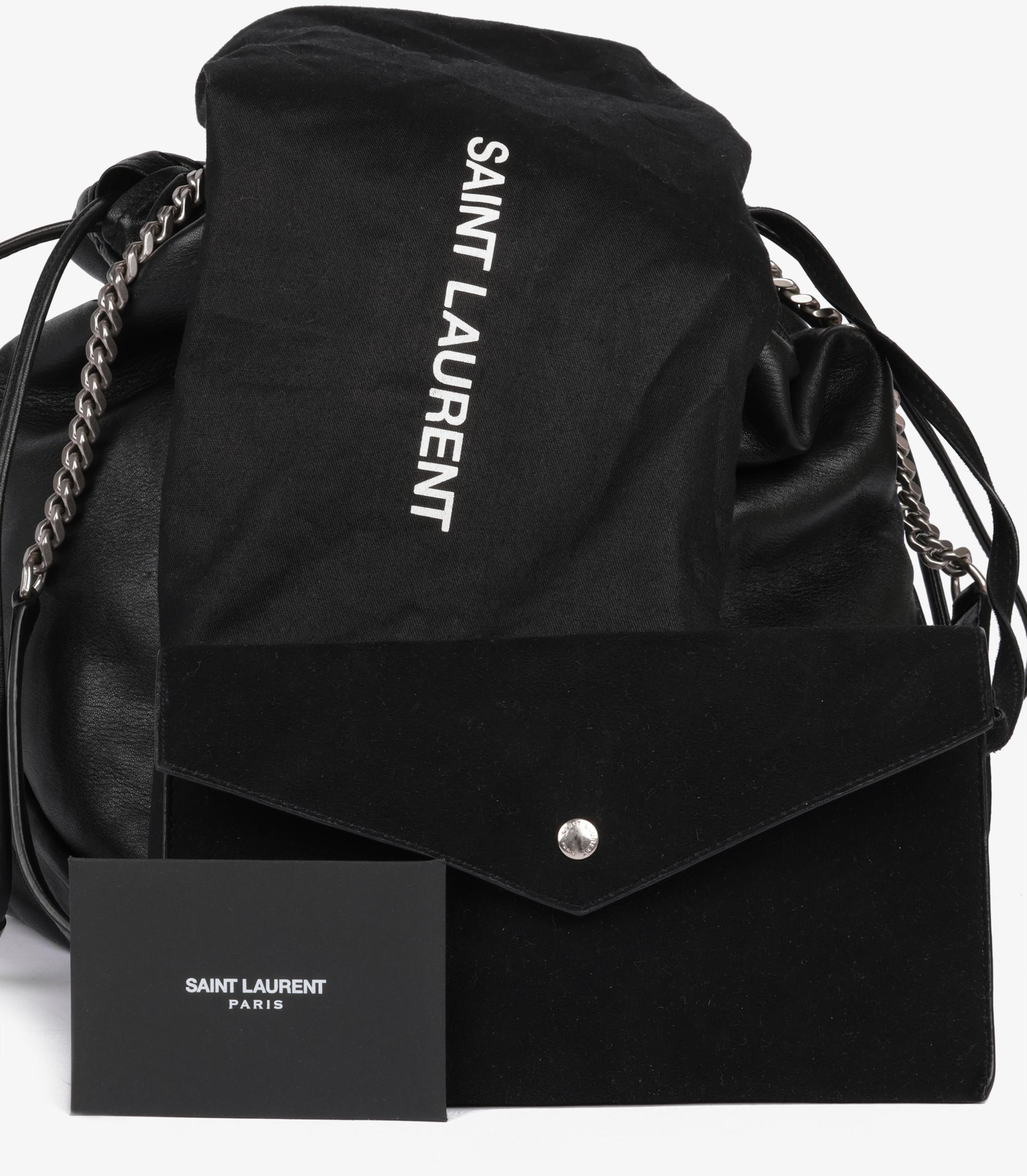 Saint Laurent Bolso Bucket de Piel de Cordero Negro con Bolsita en venta 7
