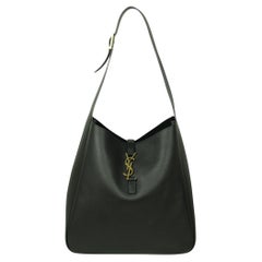 Saint Laurent Borsa a tracolla grande in pelle morbida nera Le 5 à 7