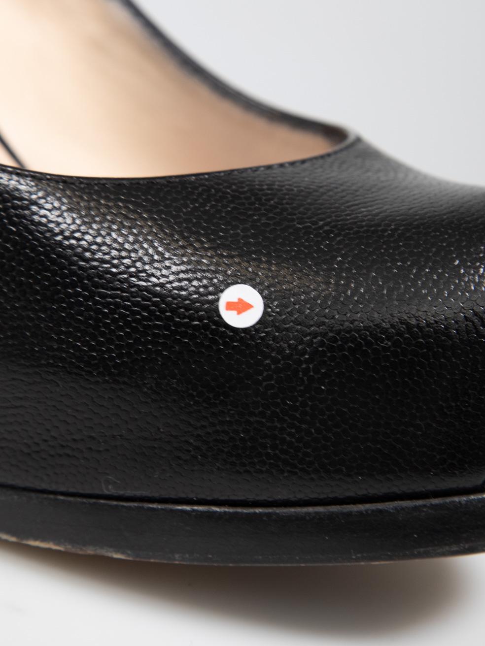 Saint Laurent, pelle nera con plateau a mandorla, taglia IT 37 in vendita 1