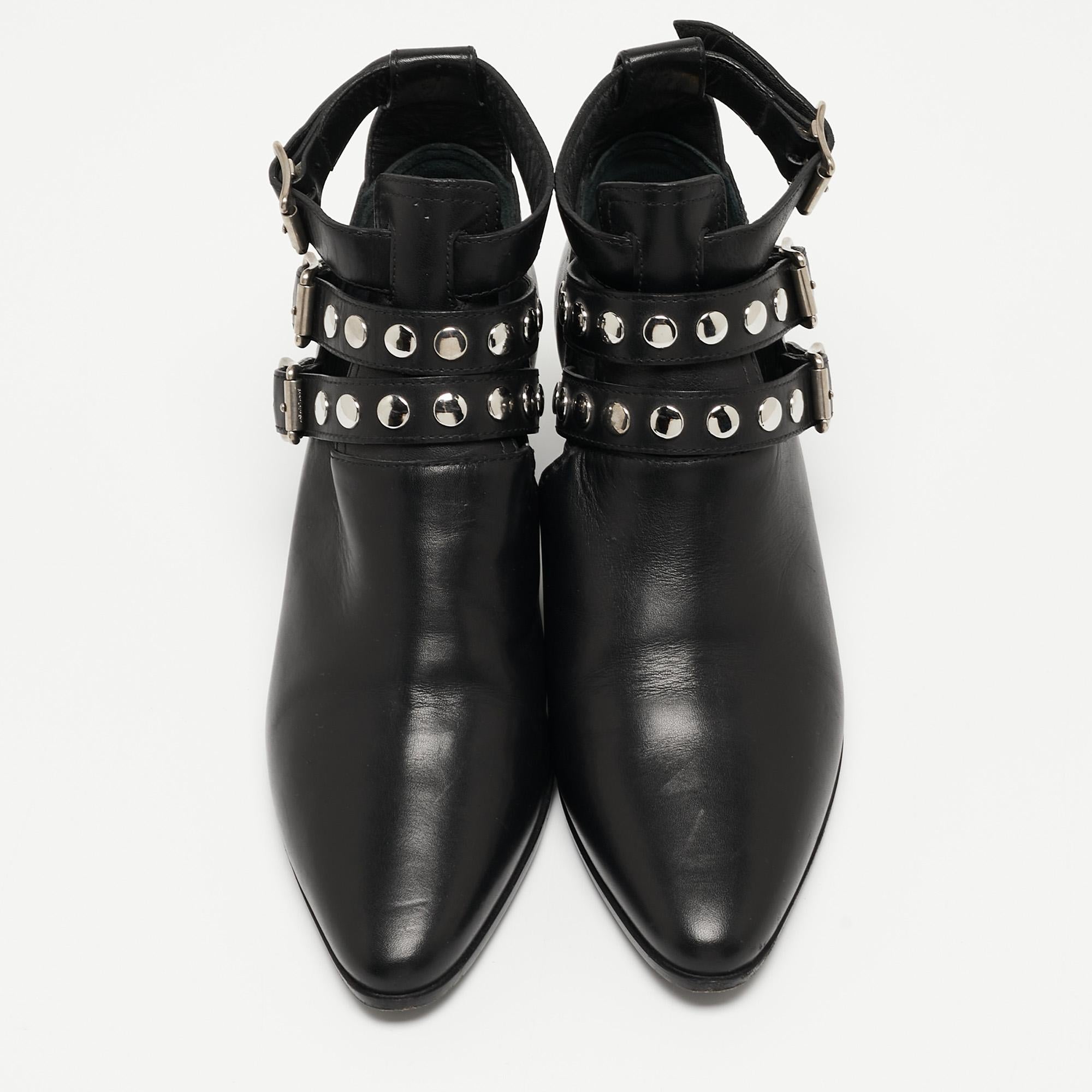 These Saint Laurent ankle boots are a fine choice. Offering the best of comfort and style, the pair has buckle straps to add an extra layer of style to any outfit.

Includes
Original Dustbag
