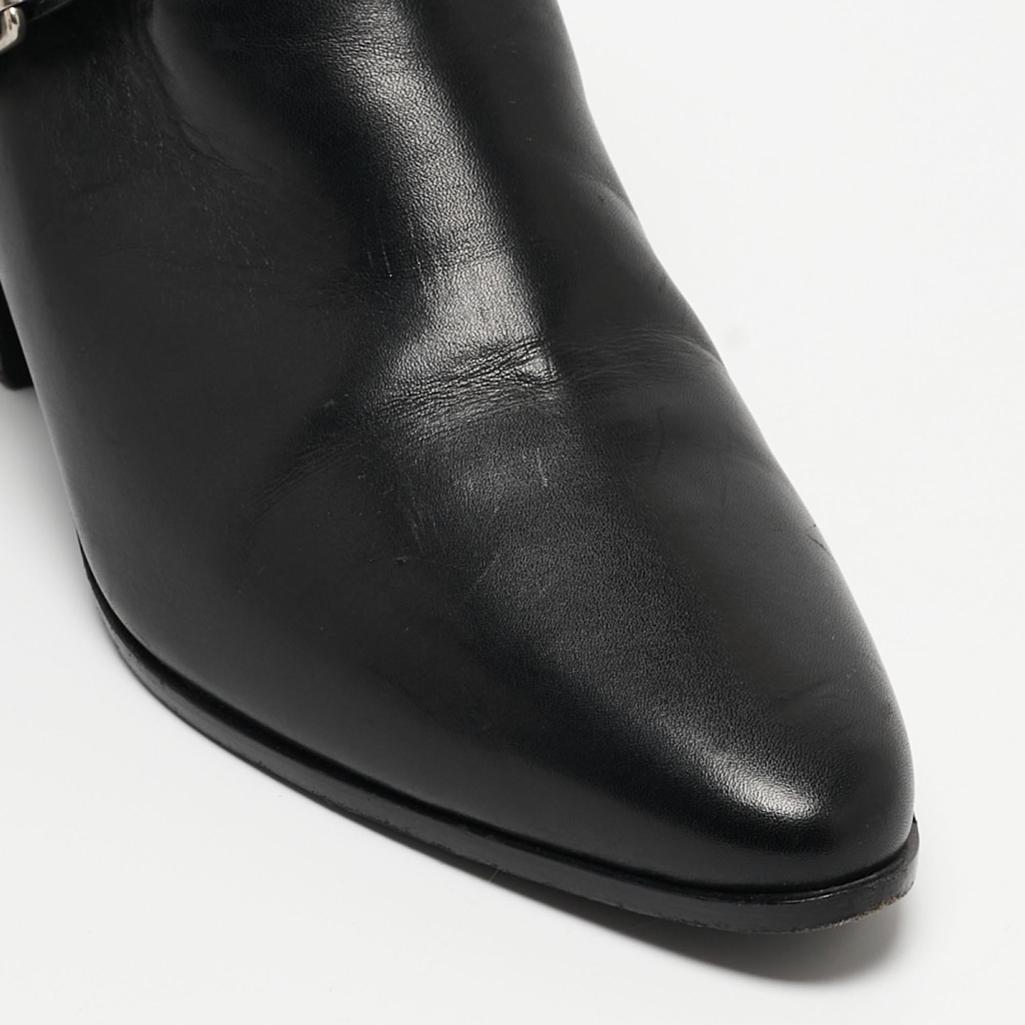Saint Laurent Black Leather Ankle Boots Size 35 For Sale 1
