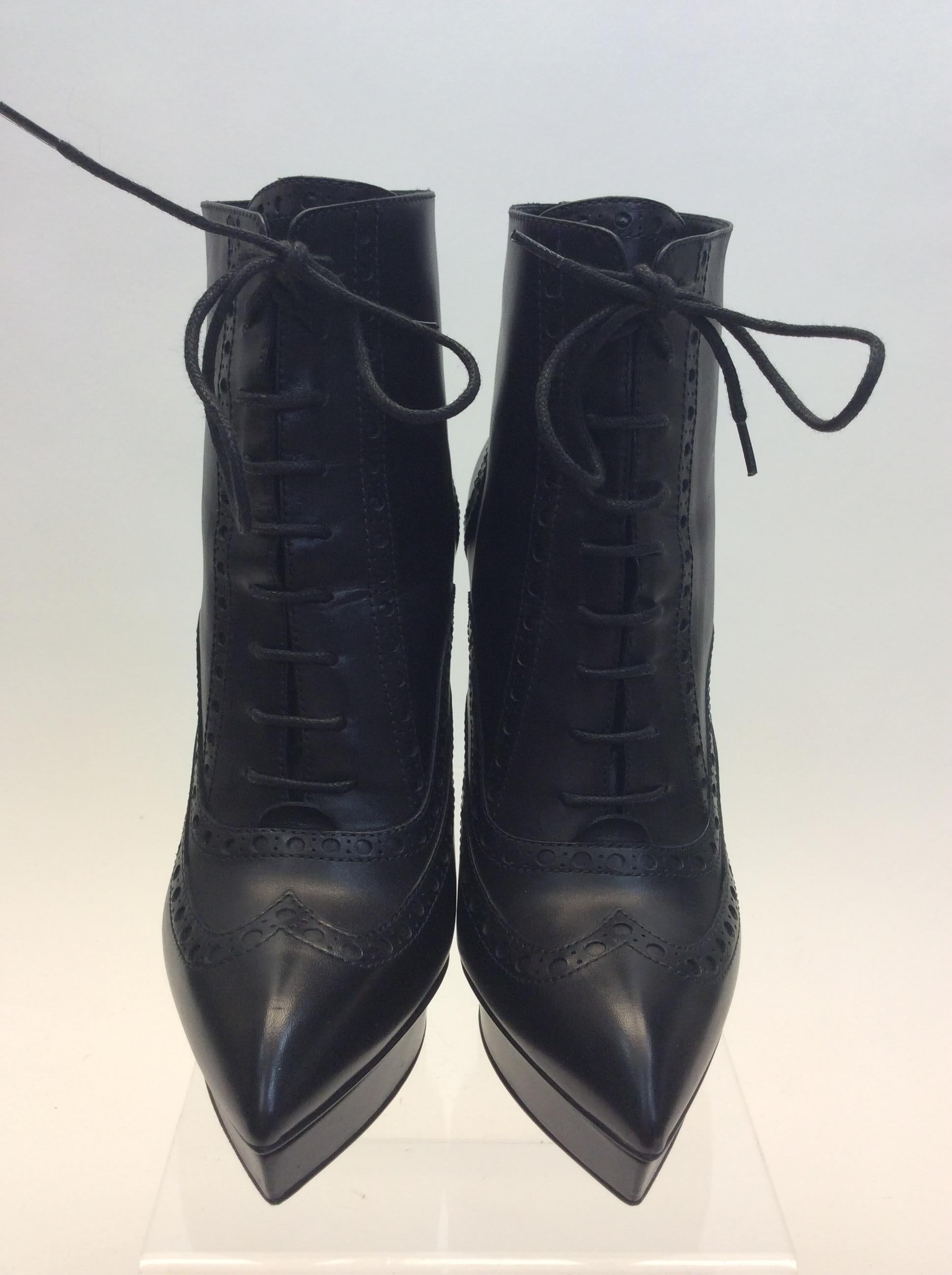 Saint Laurent Black Leather Bootie
$200
Made in Italy
Leather
Size 36.5
1” platform
5” heel
