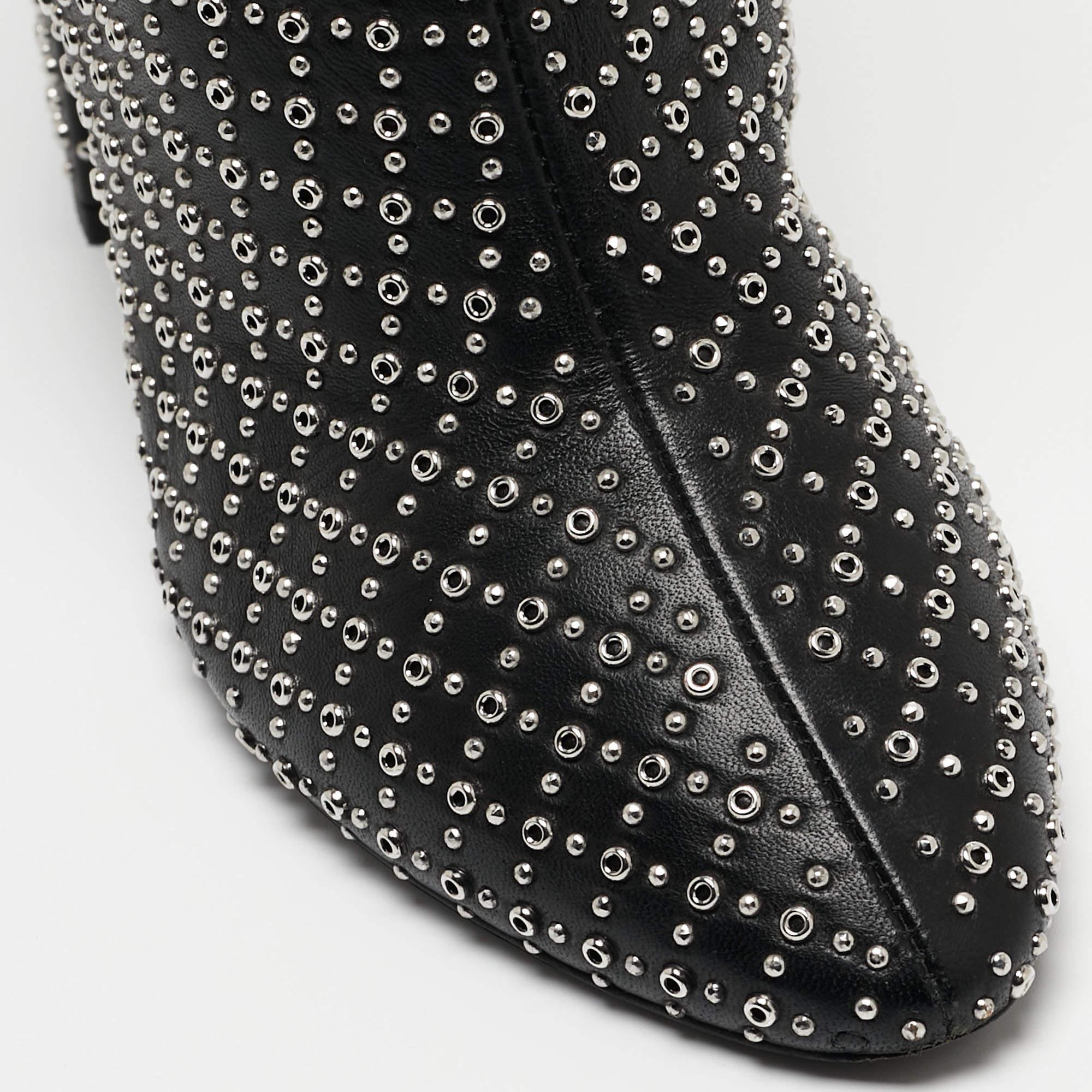 Saint Laurent Black Leather Buckle Ankle Boots Size 37 In Good Condition For Sale In Dubai, Al Qouz 2
