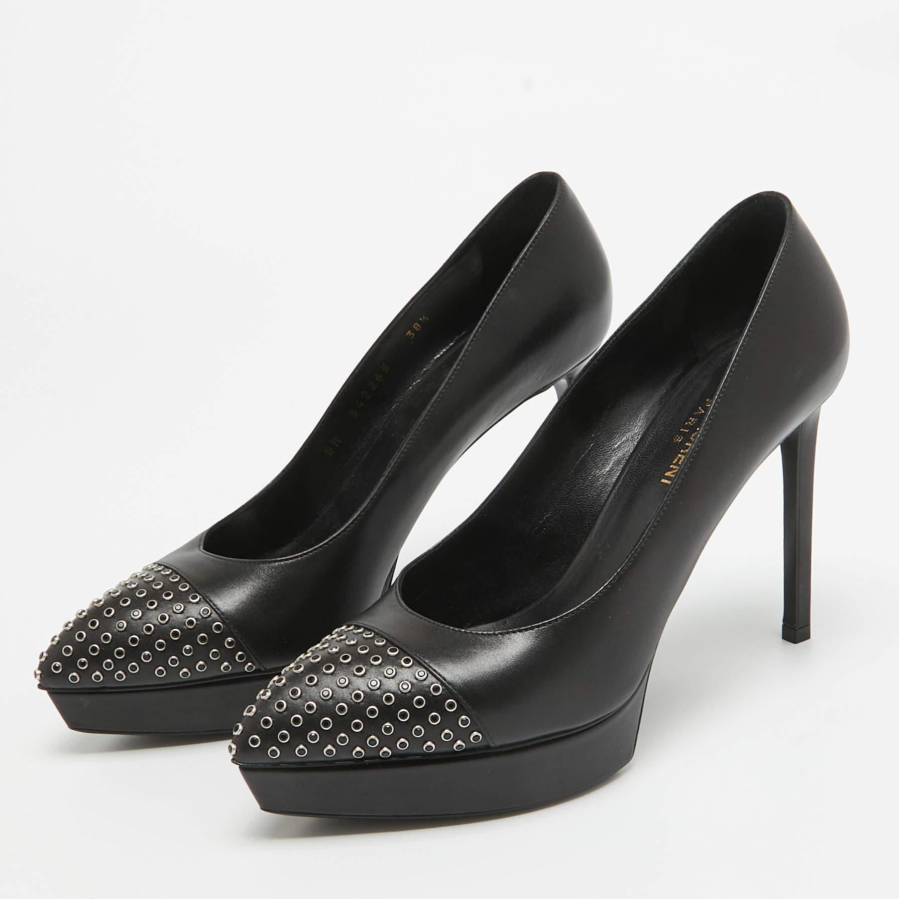 Perfectly sewn and finished to ensure an elegant look and fit these Saint Laurent pumps are a purchase you'll love flaunting. They look great on the feet.

