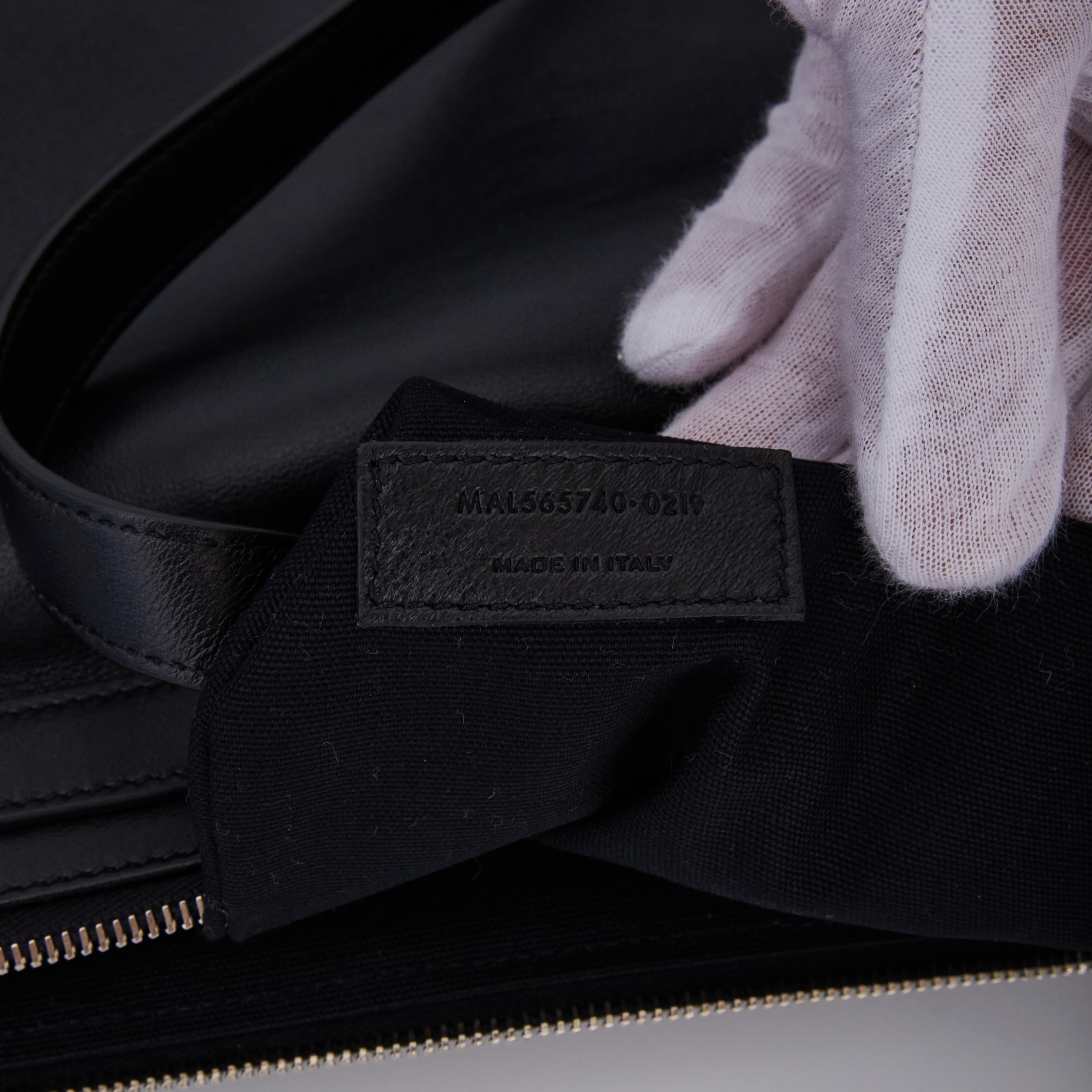 Saint Laurent Black Leather Flat Tote Bag (565740) For Sale 2
